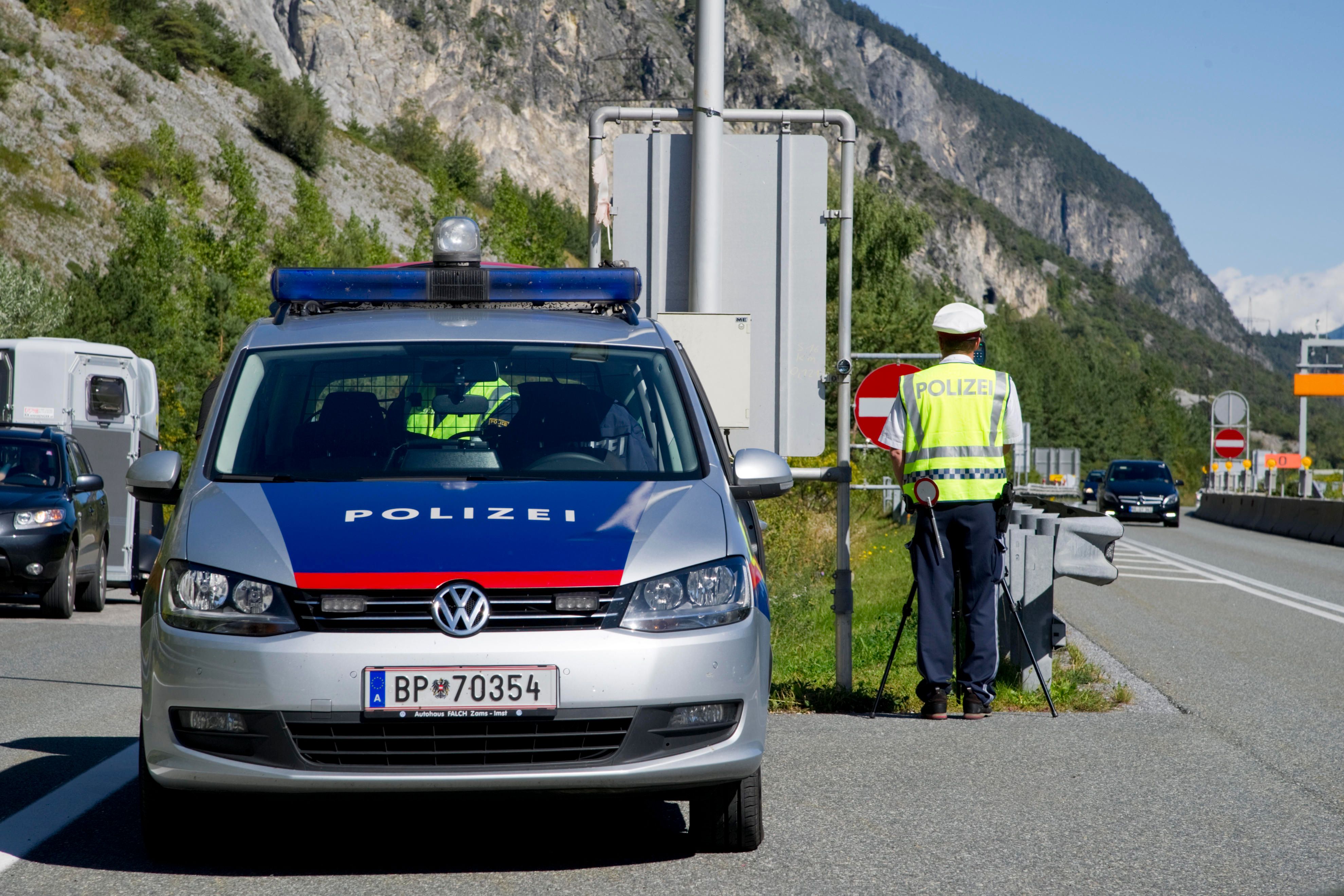 Die junge Frau war fast 50 km/h zu schnell unterwegs. (Symbolbild)