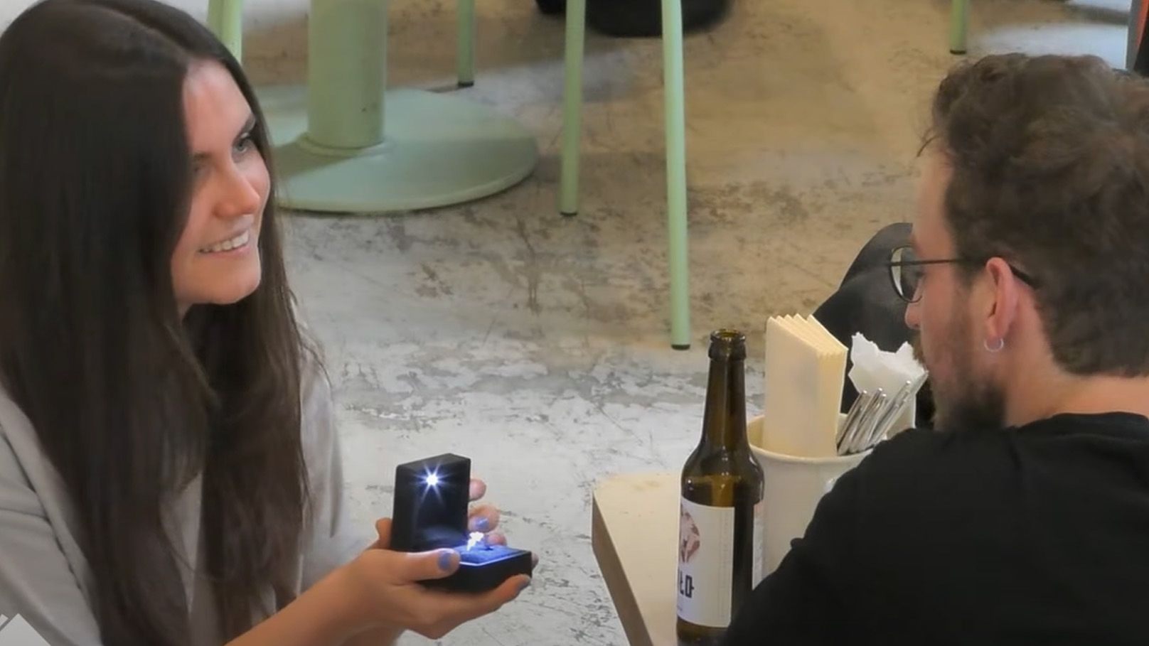 Lena macht auf ProSieben bereits beim 1. Date einen Heiratsantrag.