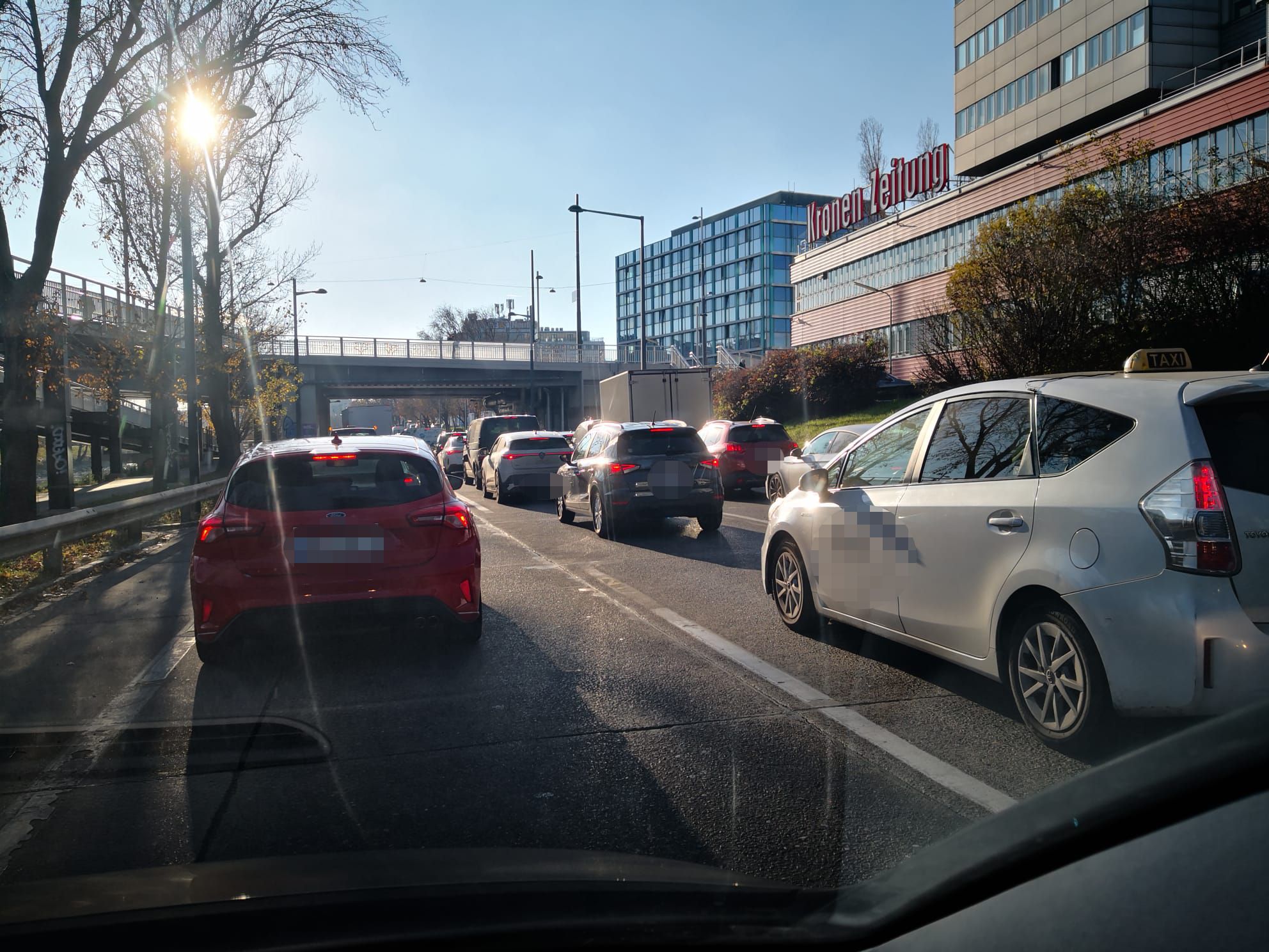 Riesiger Stau! Wiener stehen auf Tangente