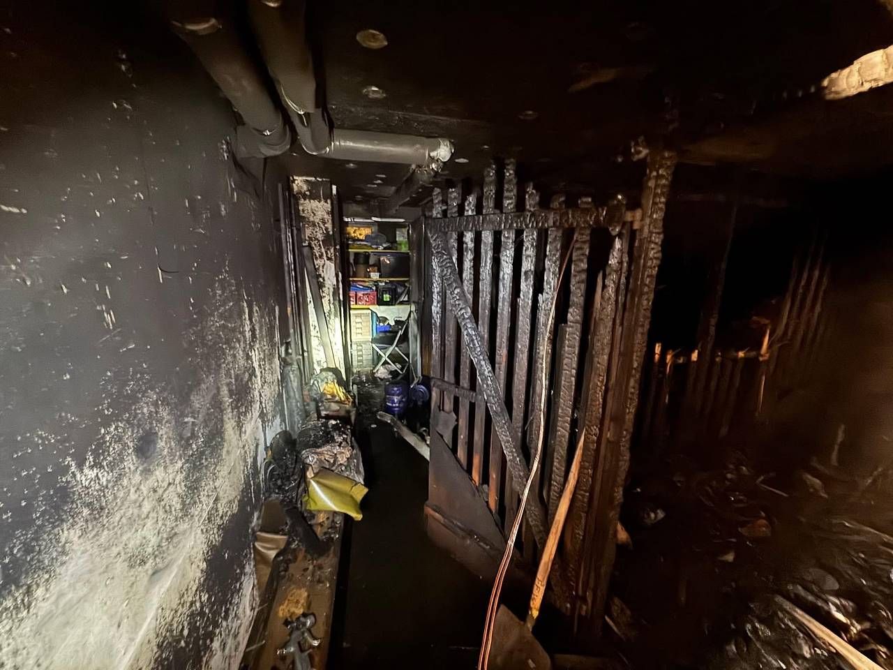 Durch den Kellerbrand entstand starker Rauch.