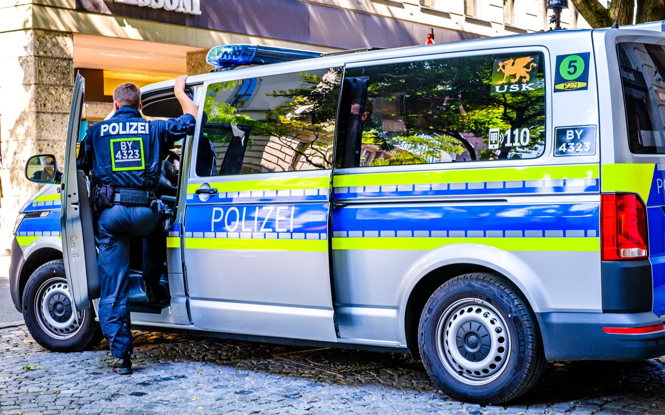 Die Polizei sucht nach dem entflohenen Duo. (Symbolbild)