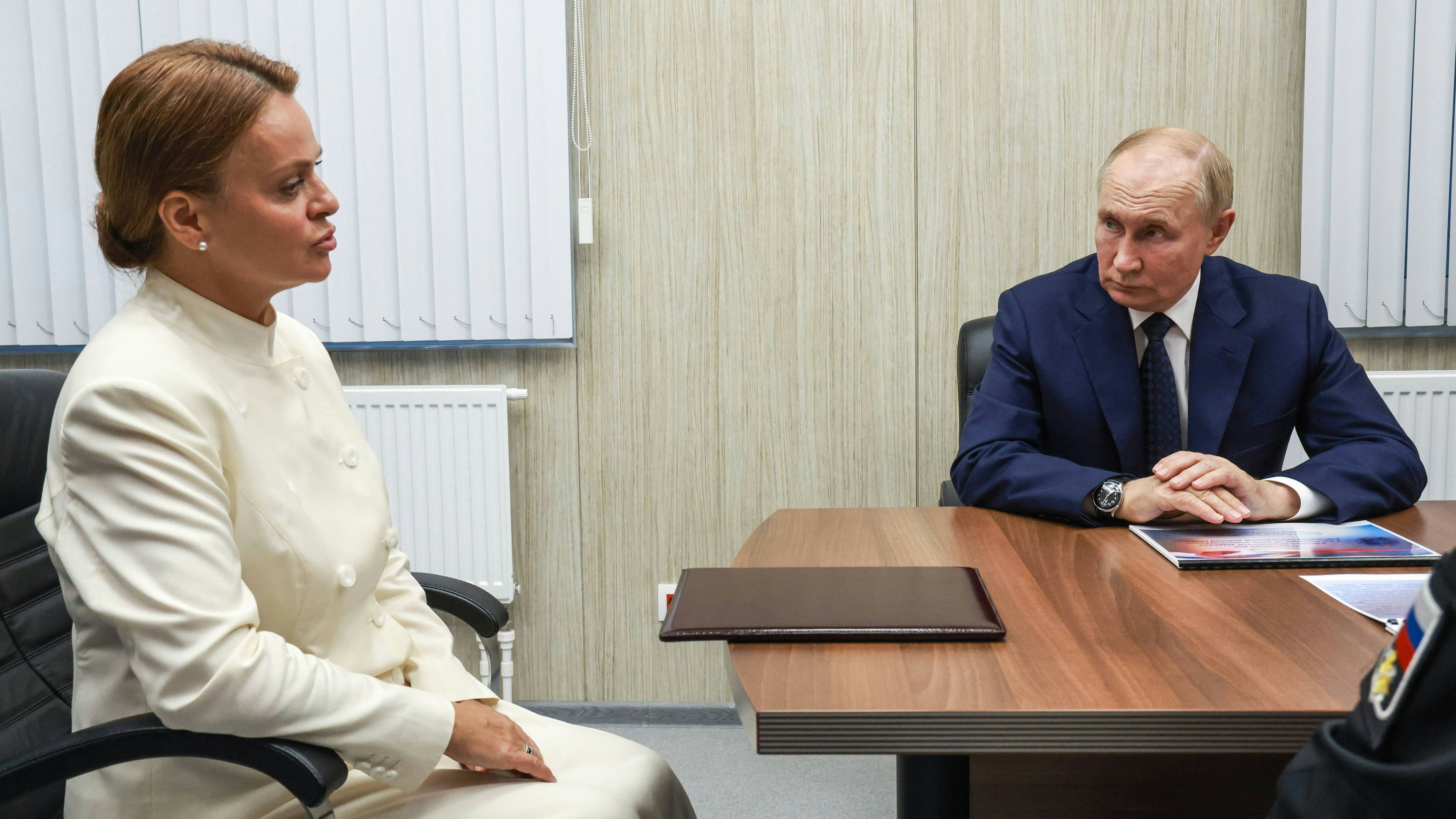 Heute.at - Putin-Nichte plaudert unabsichtlich Staatsgeheimnis aus