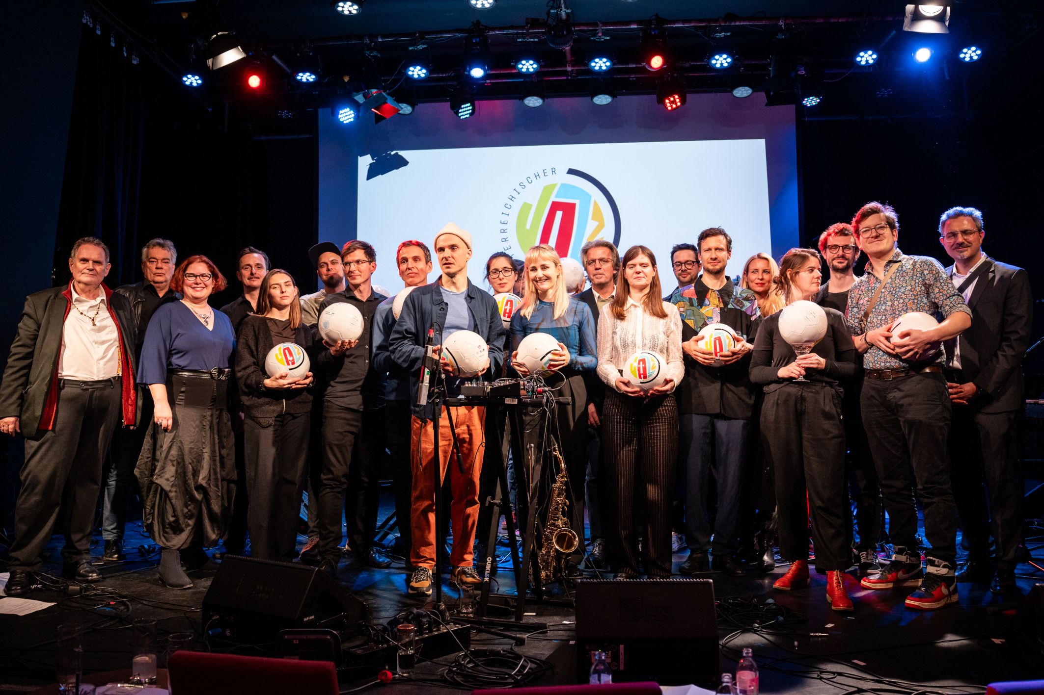 Die Sieger des Österreichischen Jazzpreises 2024. Die Preisgelder wurden vom BMKÖS gestiftet.