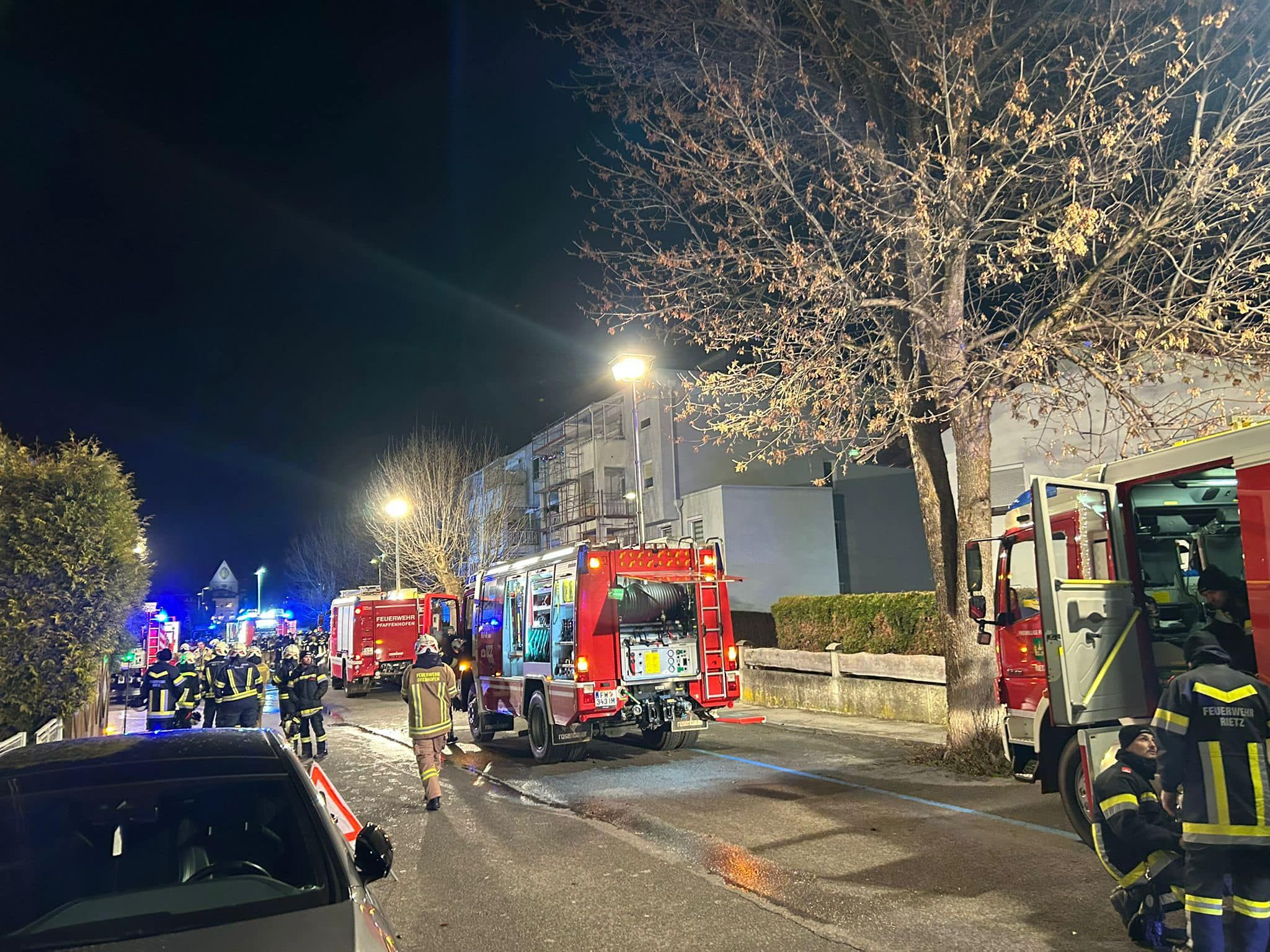 Rund 100 Bewohner mussten ihre Wohnungen verlassen. 