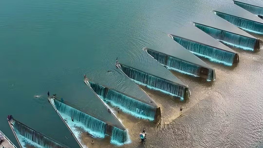 Ja, dieses Bild ist echt. Der Pimburaththewa-See in Sri Lanka, auch bekannt als Pimburattewa Tank.