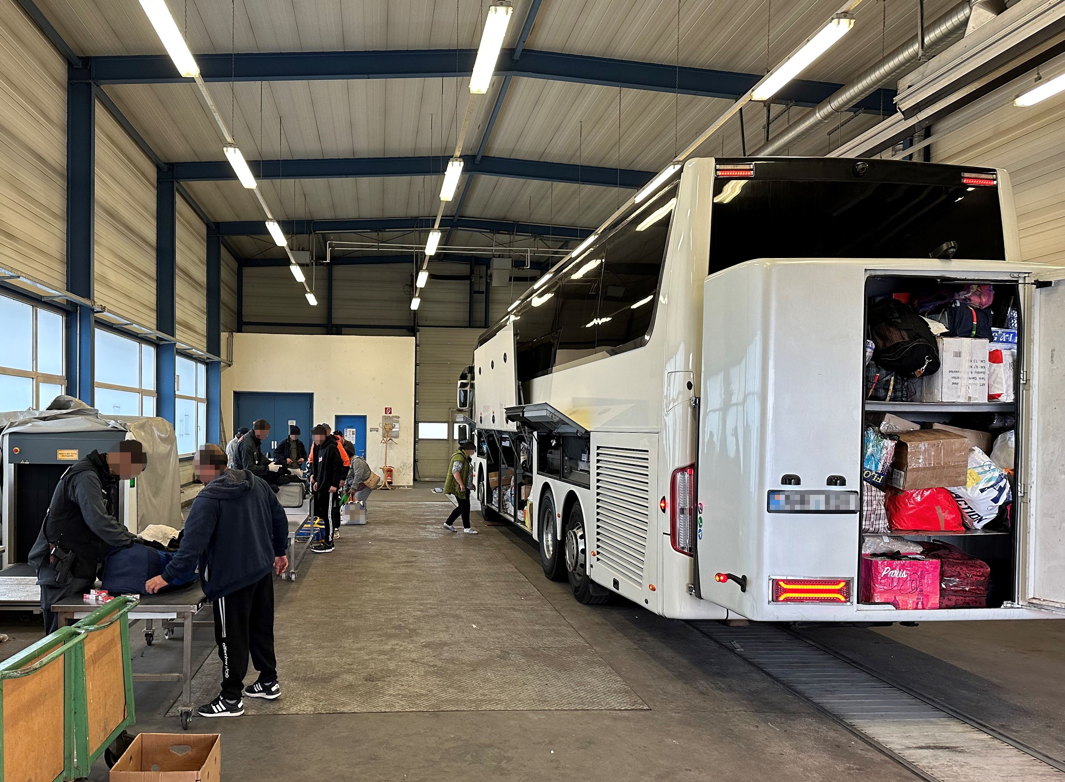 Die Ware wurde in einem türkischen Reisebus entdeckt. Symbol- und Archivbild. 