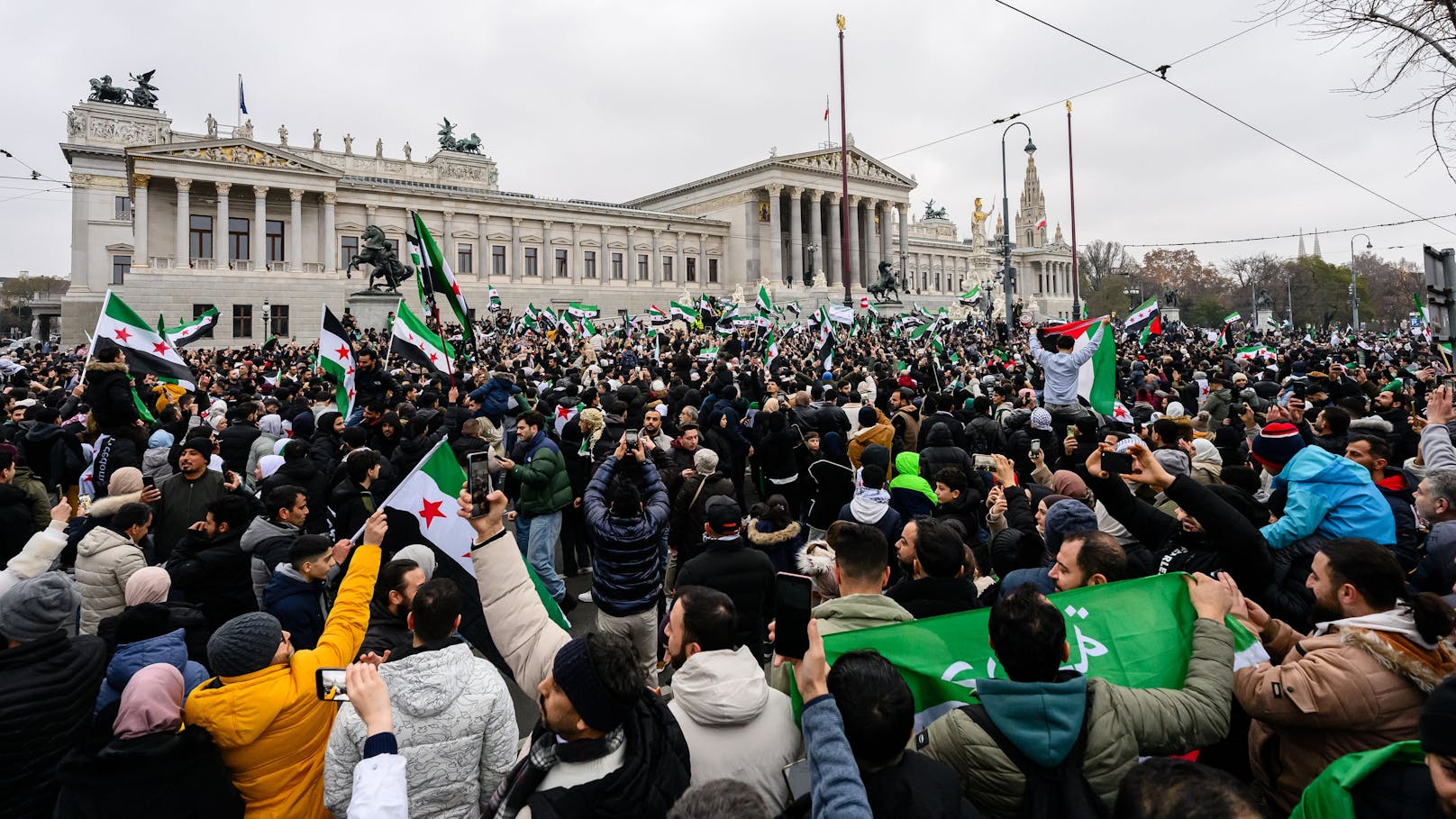 Familien-Nachzug aus Syrien wird sofort gestoppt!