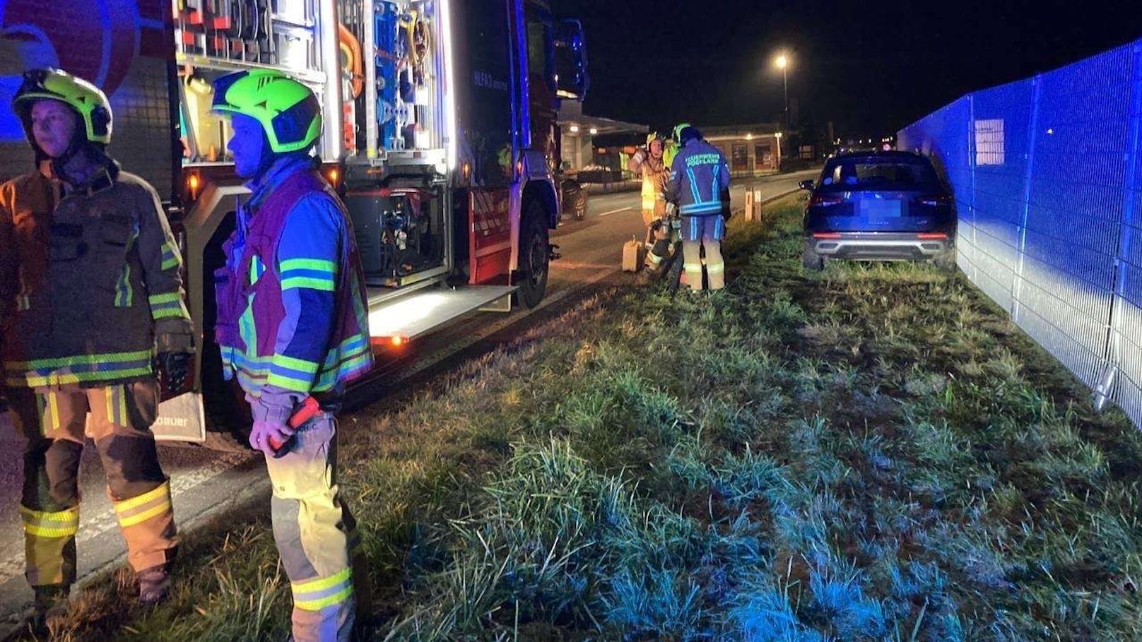 Am zweiten Adventsonntag kam es mutmaßlich aufgrund eines medizinischen Notfalls am Steuer zu einem tödlichen Unfall in Pöchlarn.