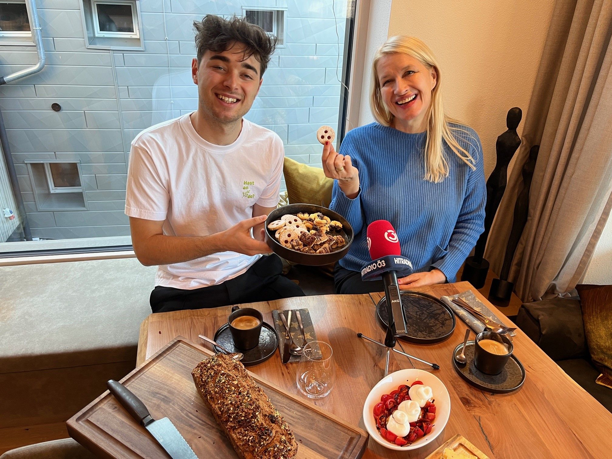 Auf Social-Media zeigt er, wie jeder Gerichte zaubern kann - mit Claudia Stöckl sprach über sein Leben