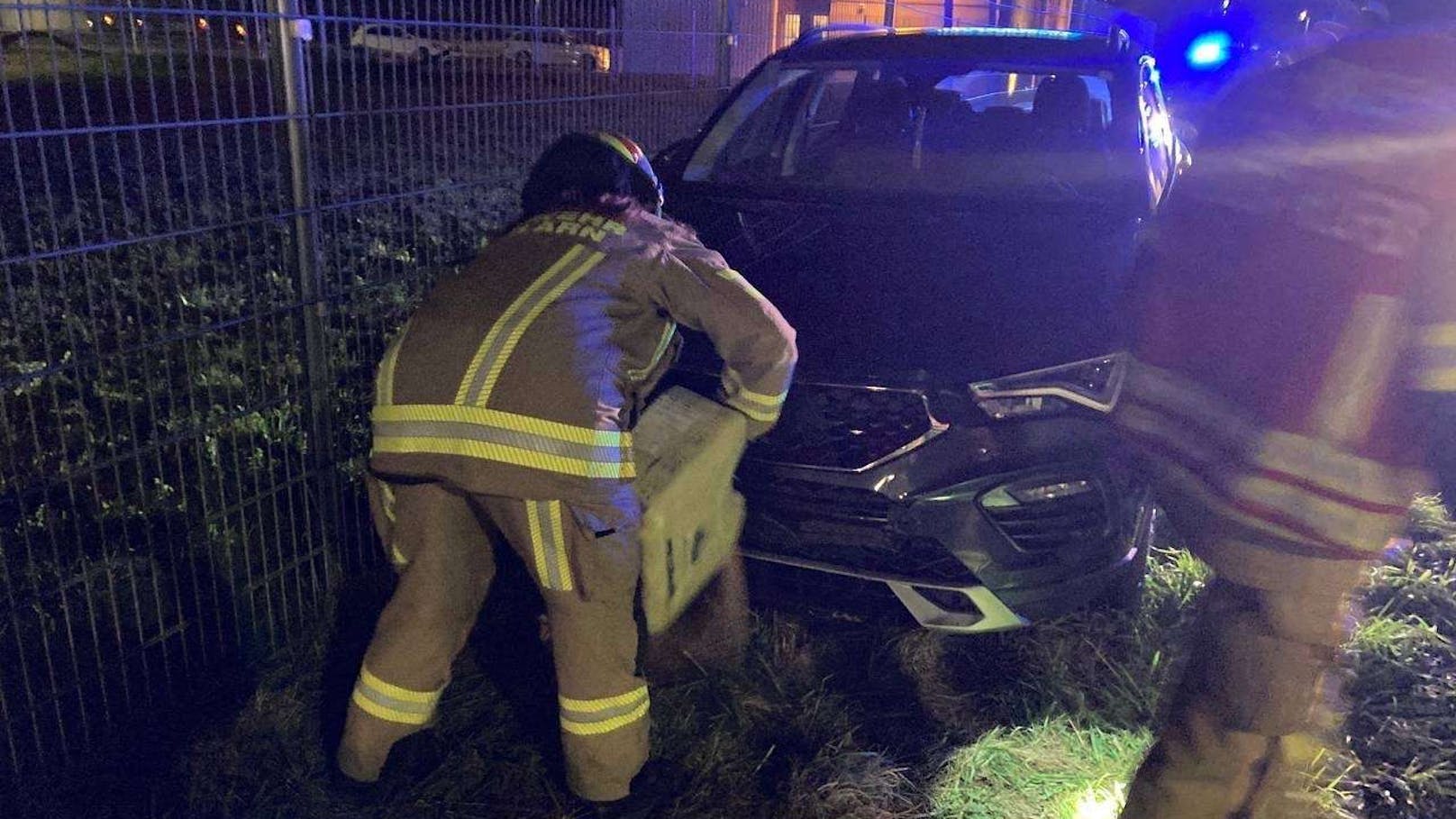 Fahrer kollabiert am Lenkrad – er hat keine Chance