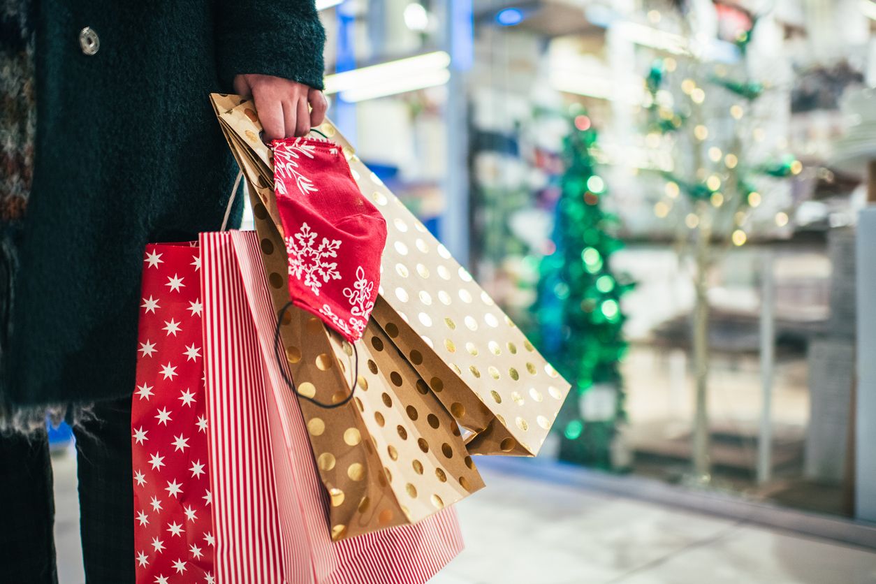 Viele Kunden sind dieser Tage auf der Suche nach Weihnachtsgeschenken.