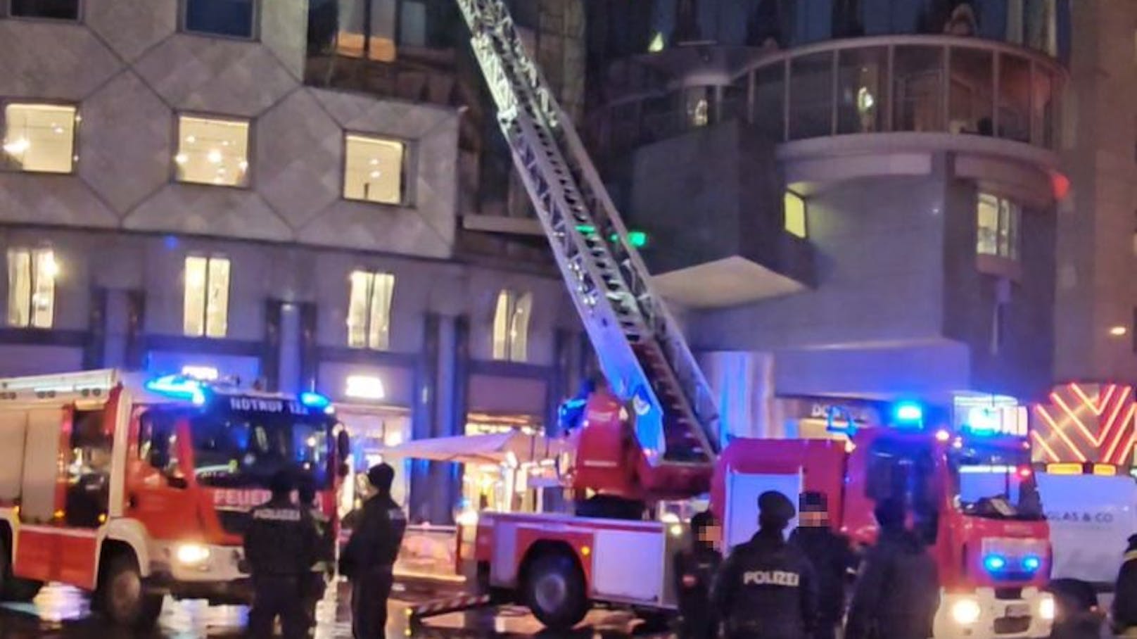 Fensterbruch sorgt für Aufsehen am Stephansplatz