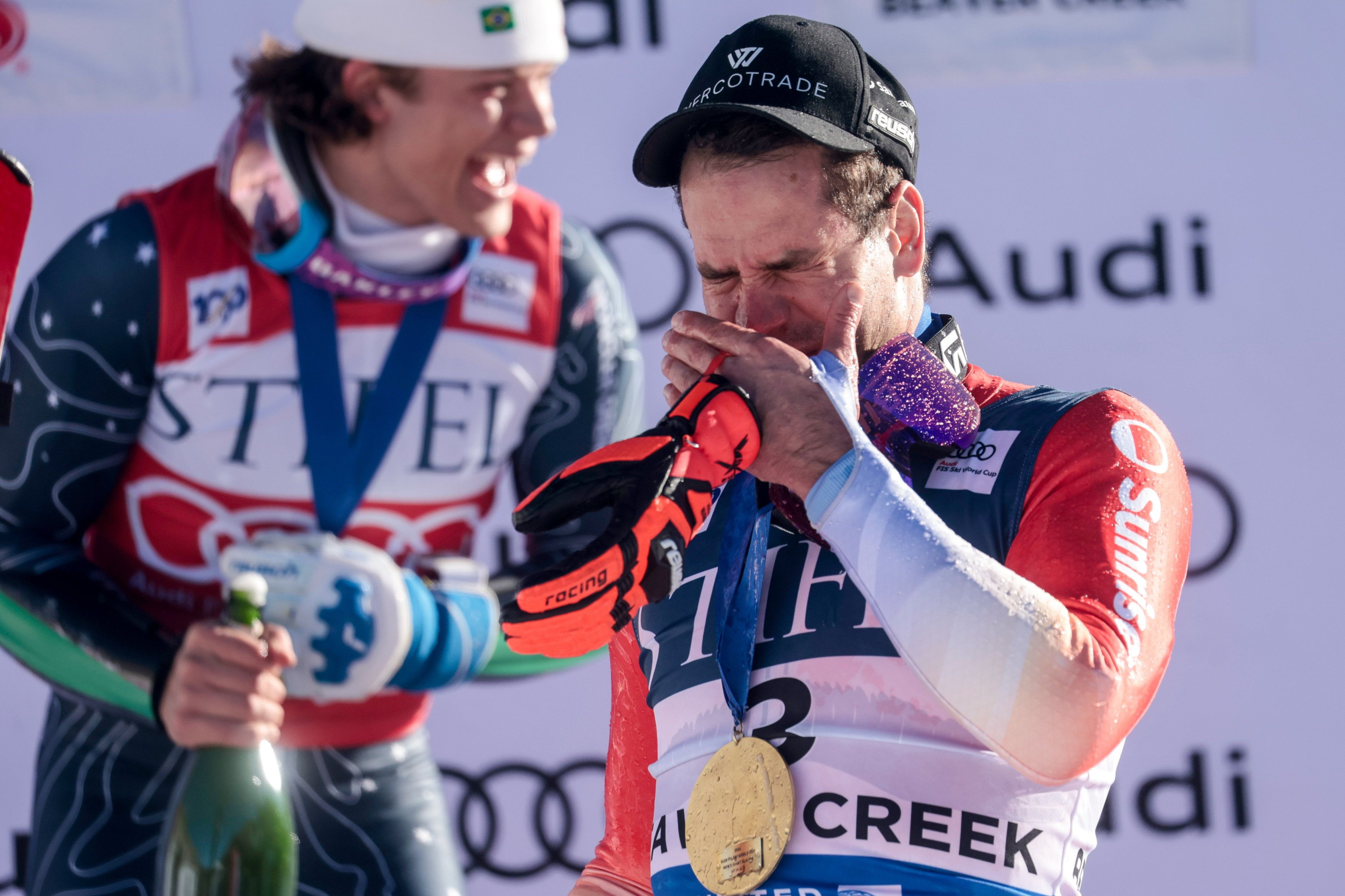 Tumler weint Freudentränen nach seinem ersten Sieg.