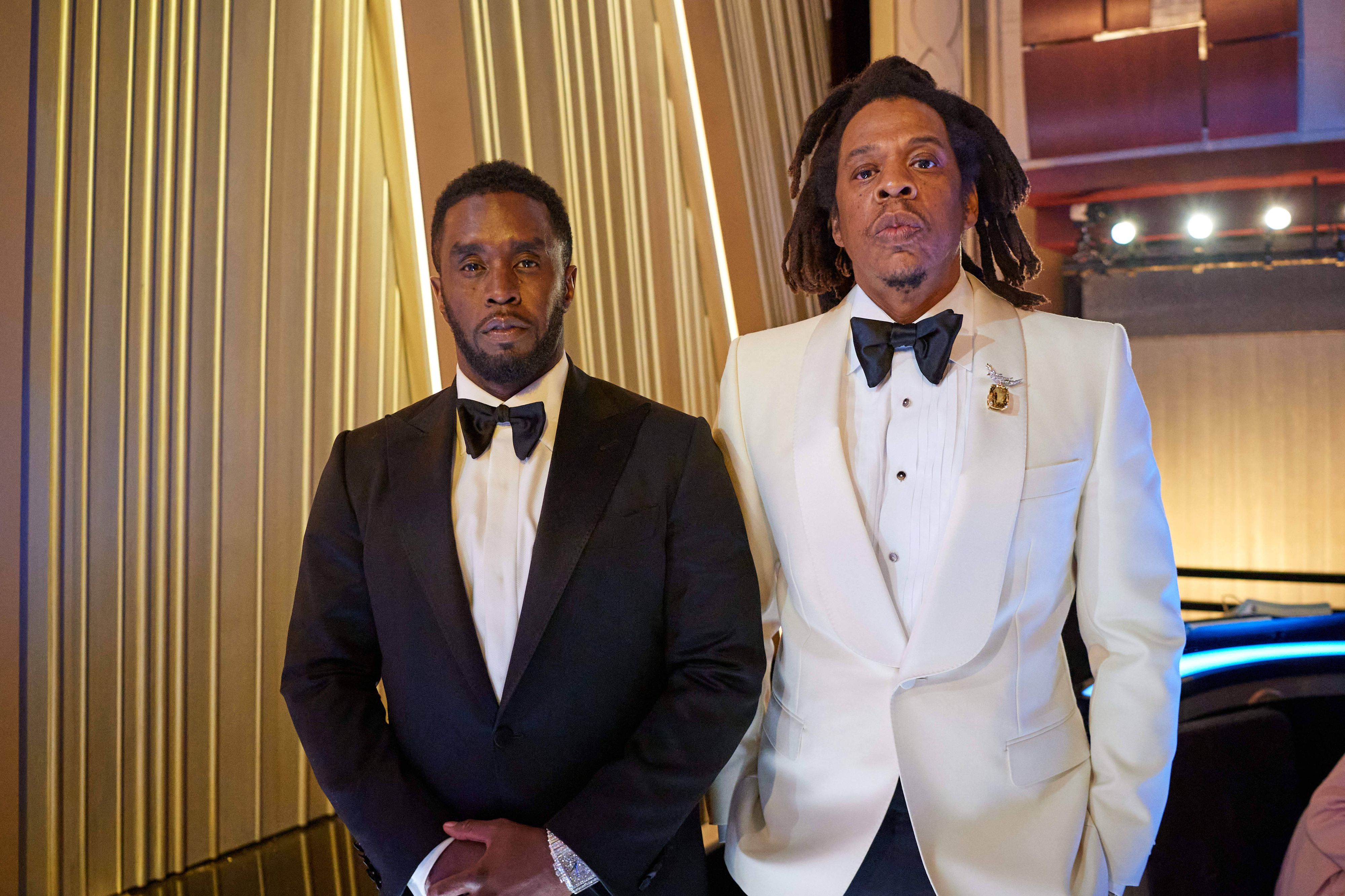 Rapper Jay-Z fordert, dass die Klage wegen Vergewaltigung gegen ihn fallengelassen wird.