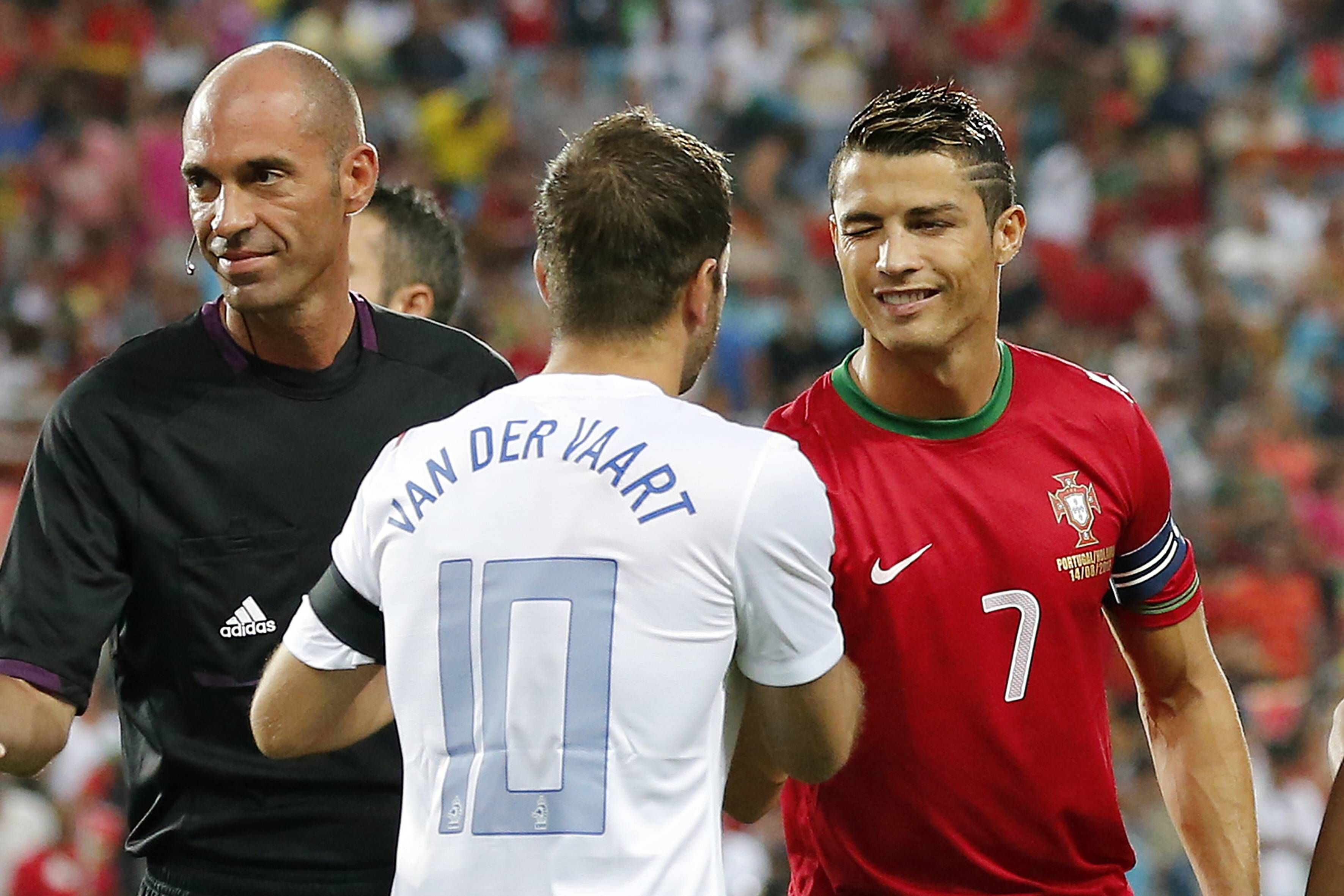 Ronaldo (r.) und van der Vaart in den Trikots ihrer Nationalteams