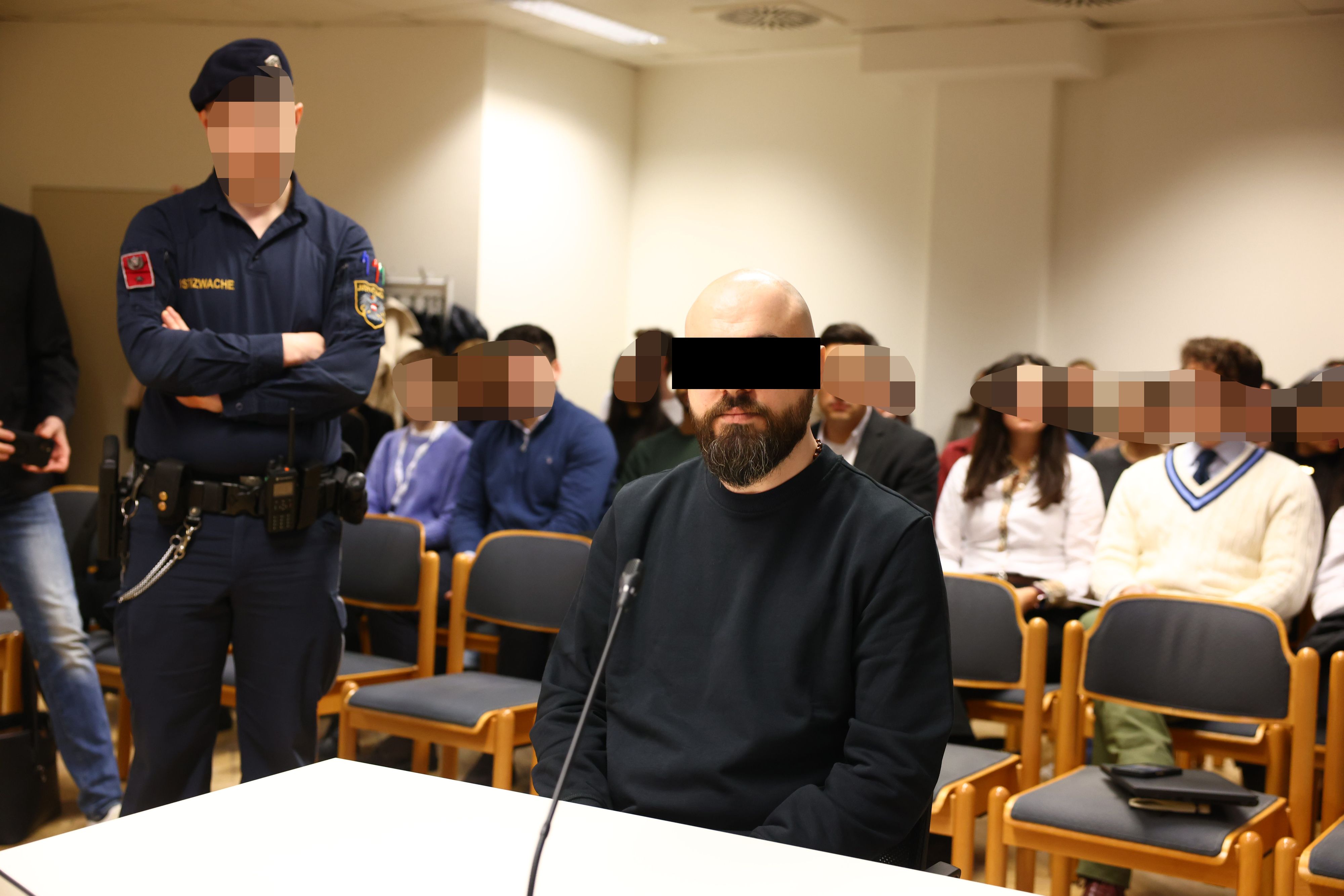 Der Angeklagte (39) vor Gericht in Wien.