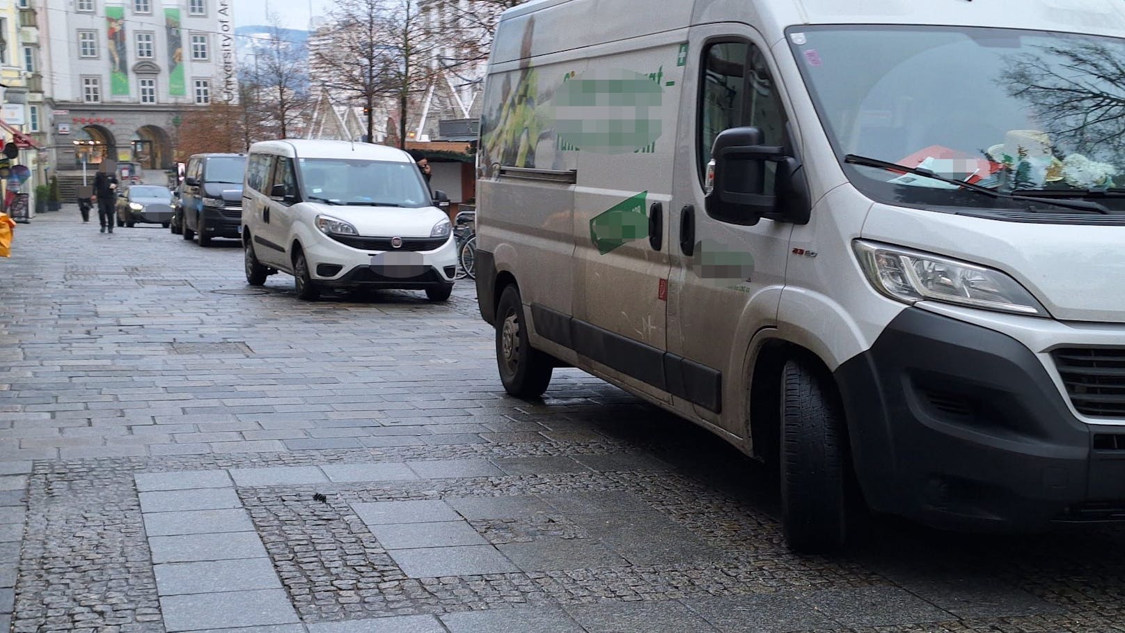 Autofreier Hauptplatz bummvoll wie ein Parkplatz