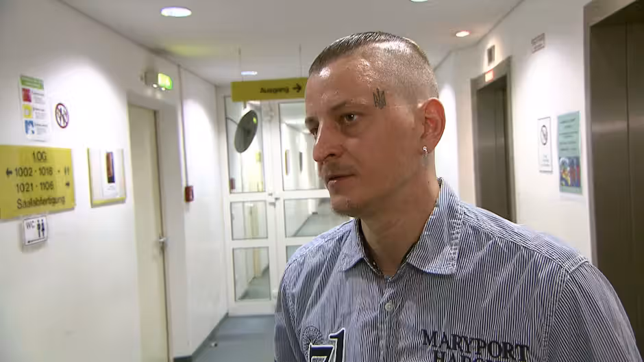 Gehen Miete und Ausgaben für Einkäufe und Einrichtung ab, bleiben der Familie monatlich rund 1.620 Euro übrig, rechnet Archii vor.