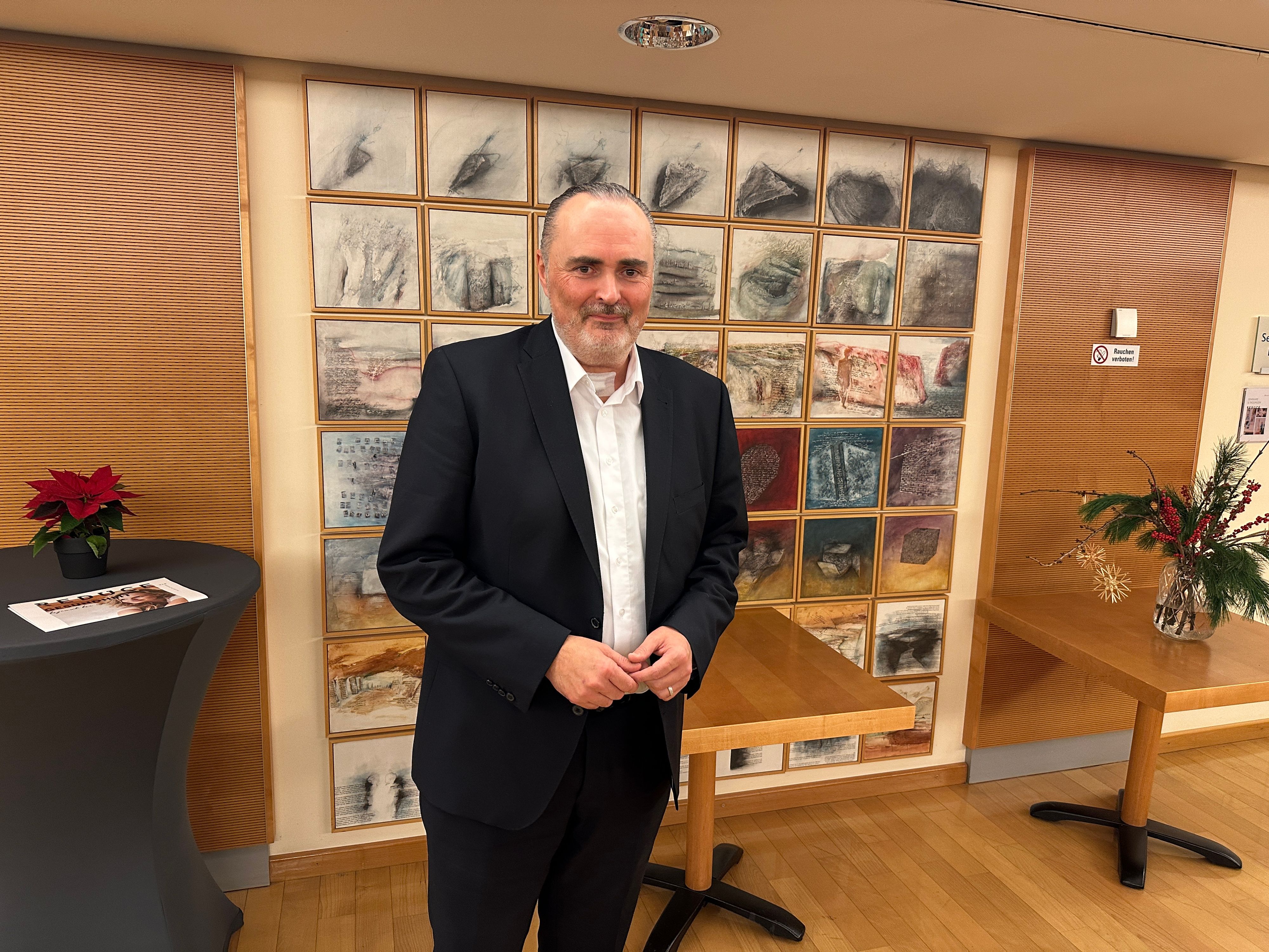 Landeschef Doskozil am Tag vor seinem Comeback im Landtag – nur ein Pflaster zeugt noch von der OP.