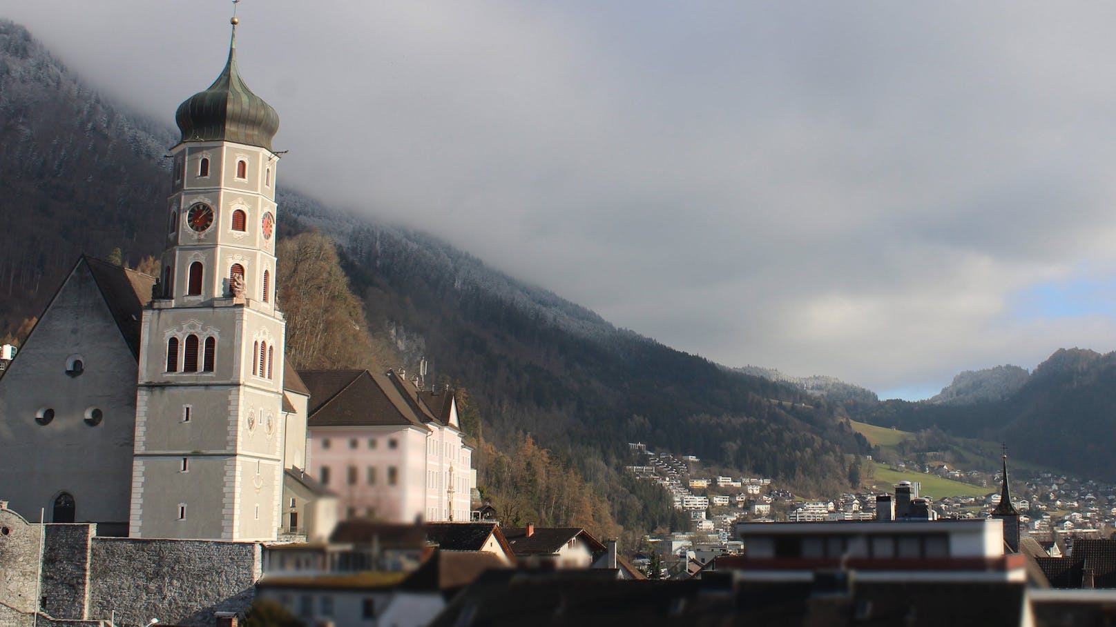 Blick auf Bludenz am 11. Dezember 2024.