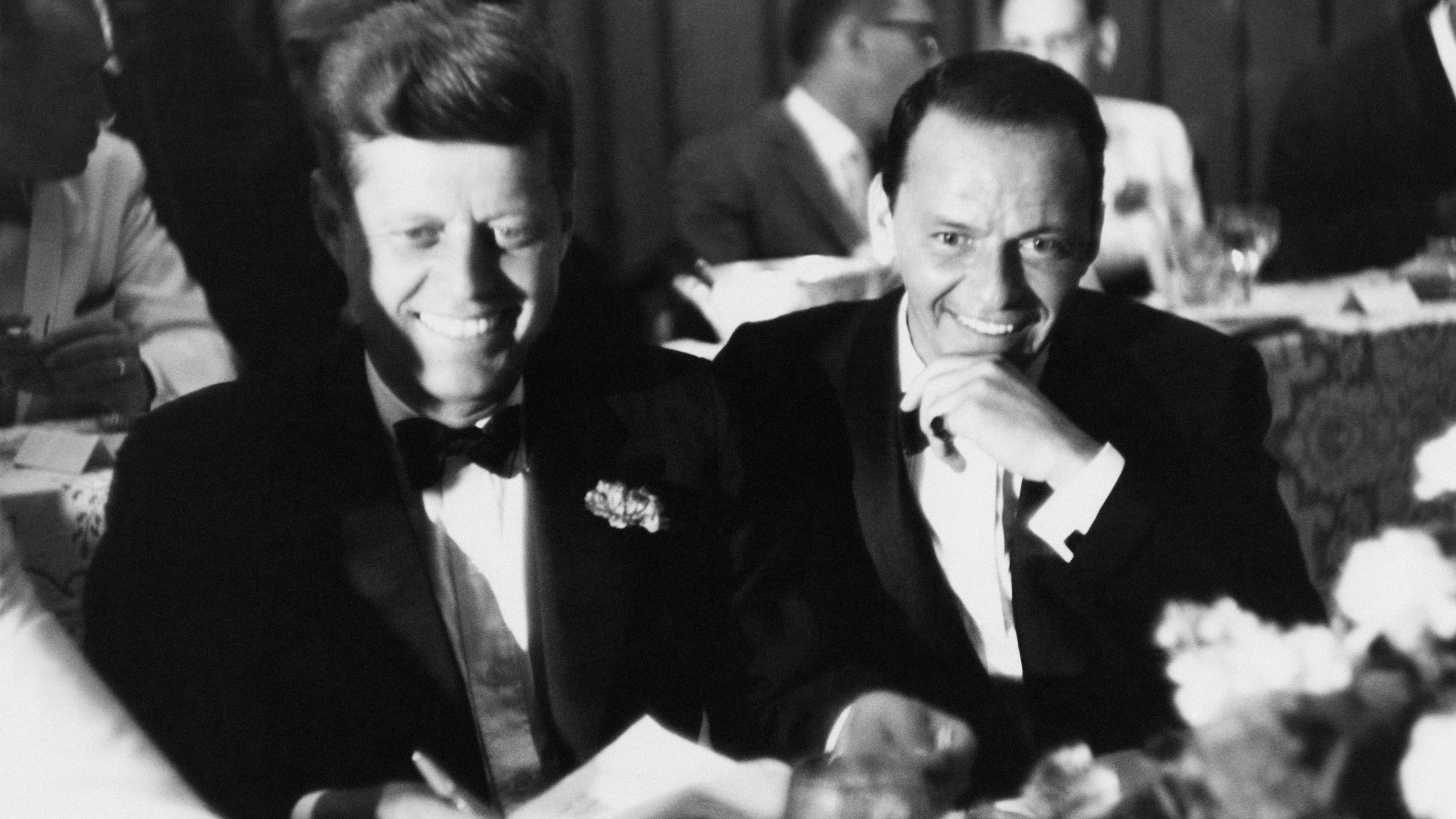 Gemeinsam am Ziel: Frank Sinatra und John F. Kennedy auf dessen Inaugurations-Zeremonie Anfang 1961