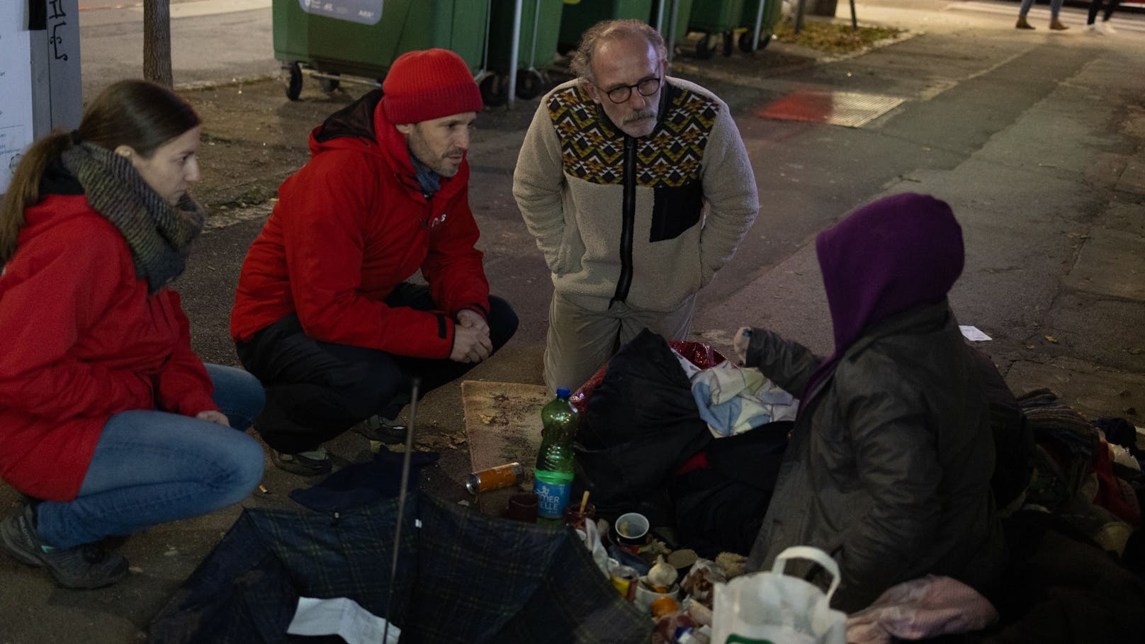 Der Schauspieler war mit dem Kältebus der Caritas unterwegs.