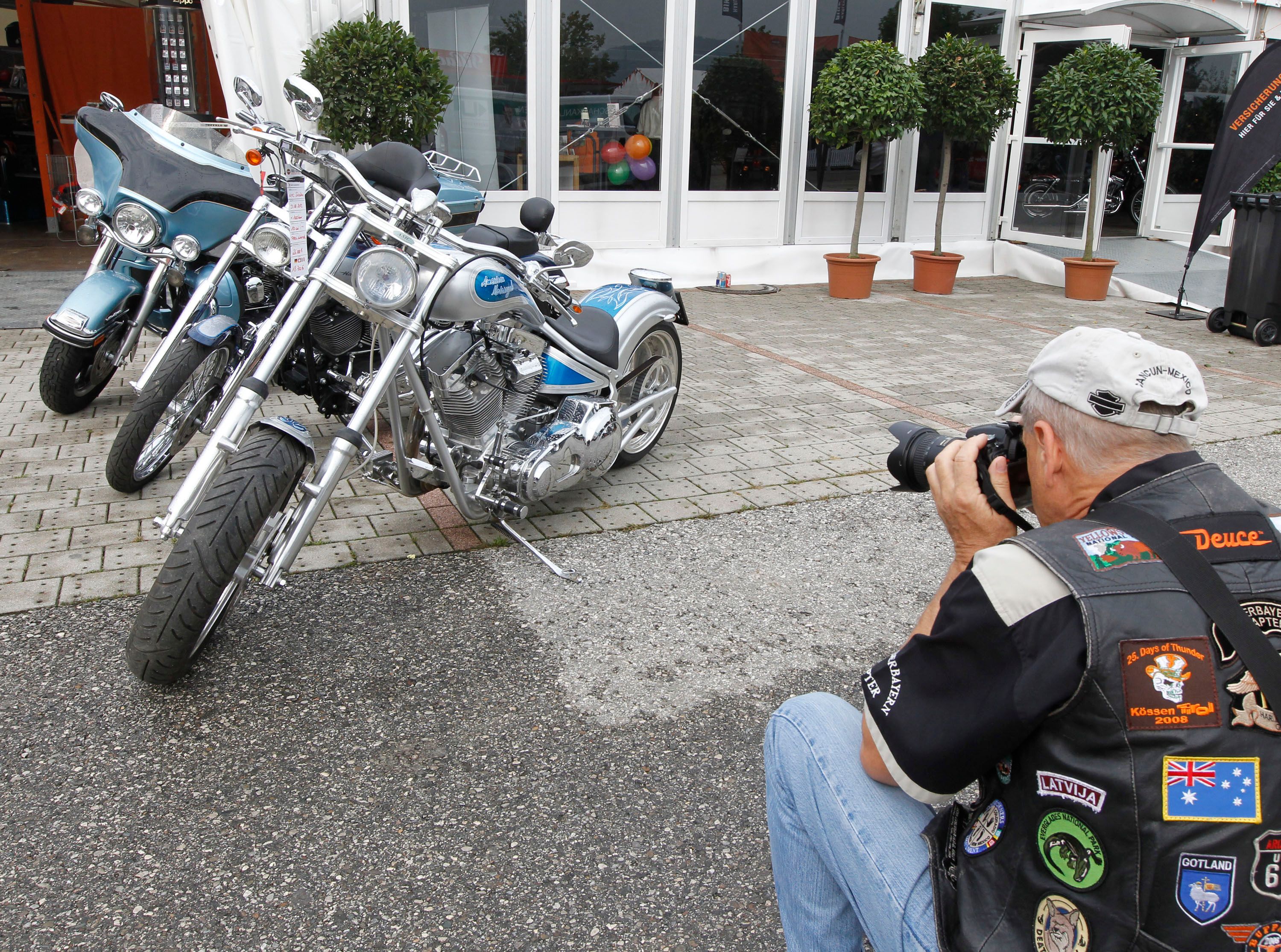 Aus für amerikanischen Traum: Salzburger Händler ist pleite. Foto vom Harley-Treffen in Kärnten.
