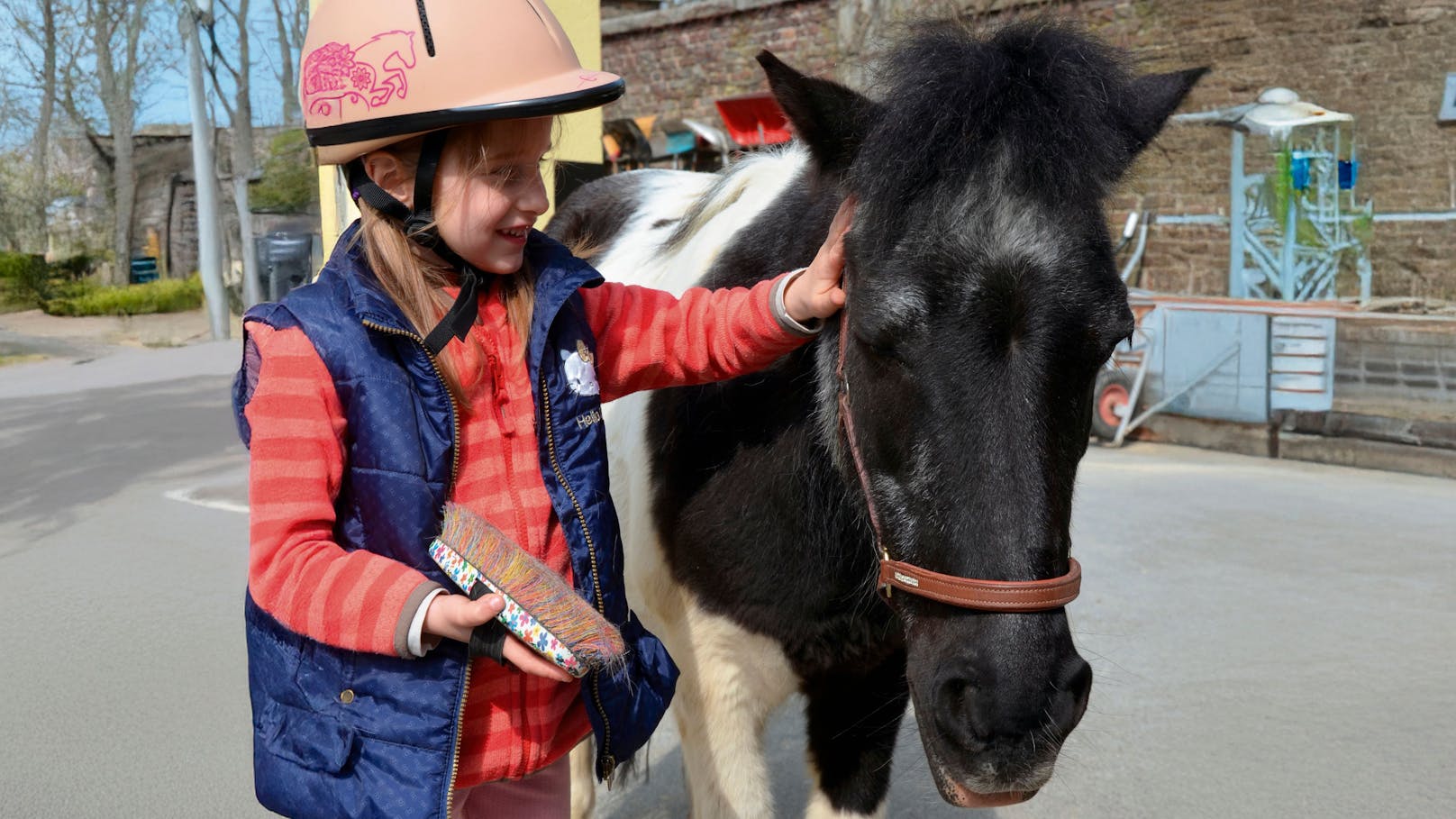 Schwester krank – Magdalena findet Trost bei Pony Daisy