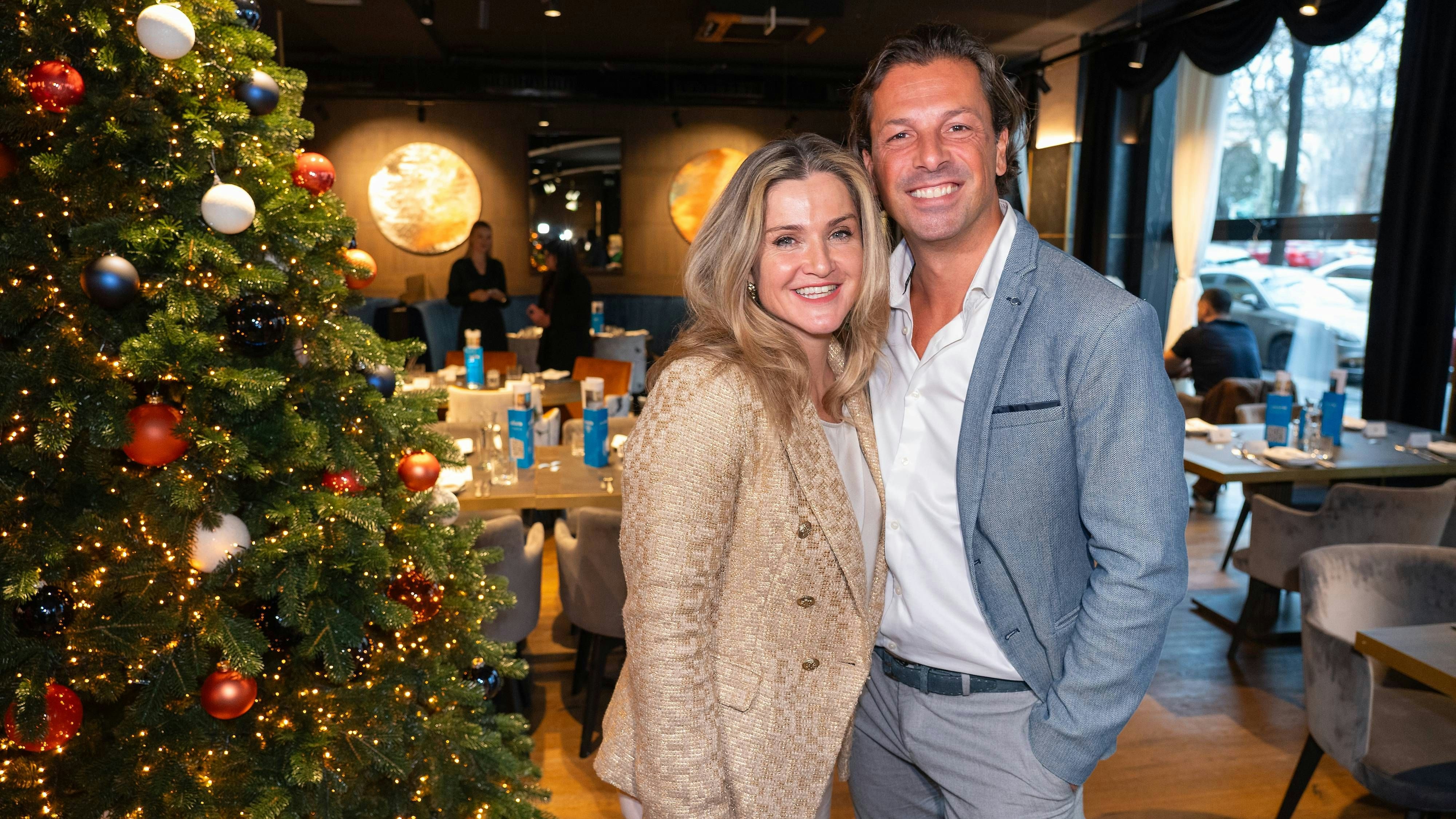 Thomas Kraml ließ sich lieber mit seiner ehemaligen "Dancing Stars"-Partnerin Lizz Görgl ablichten.