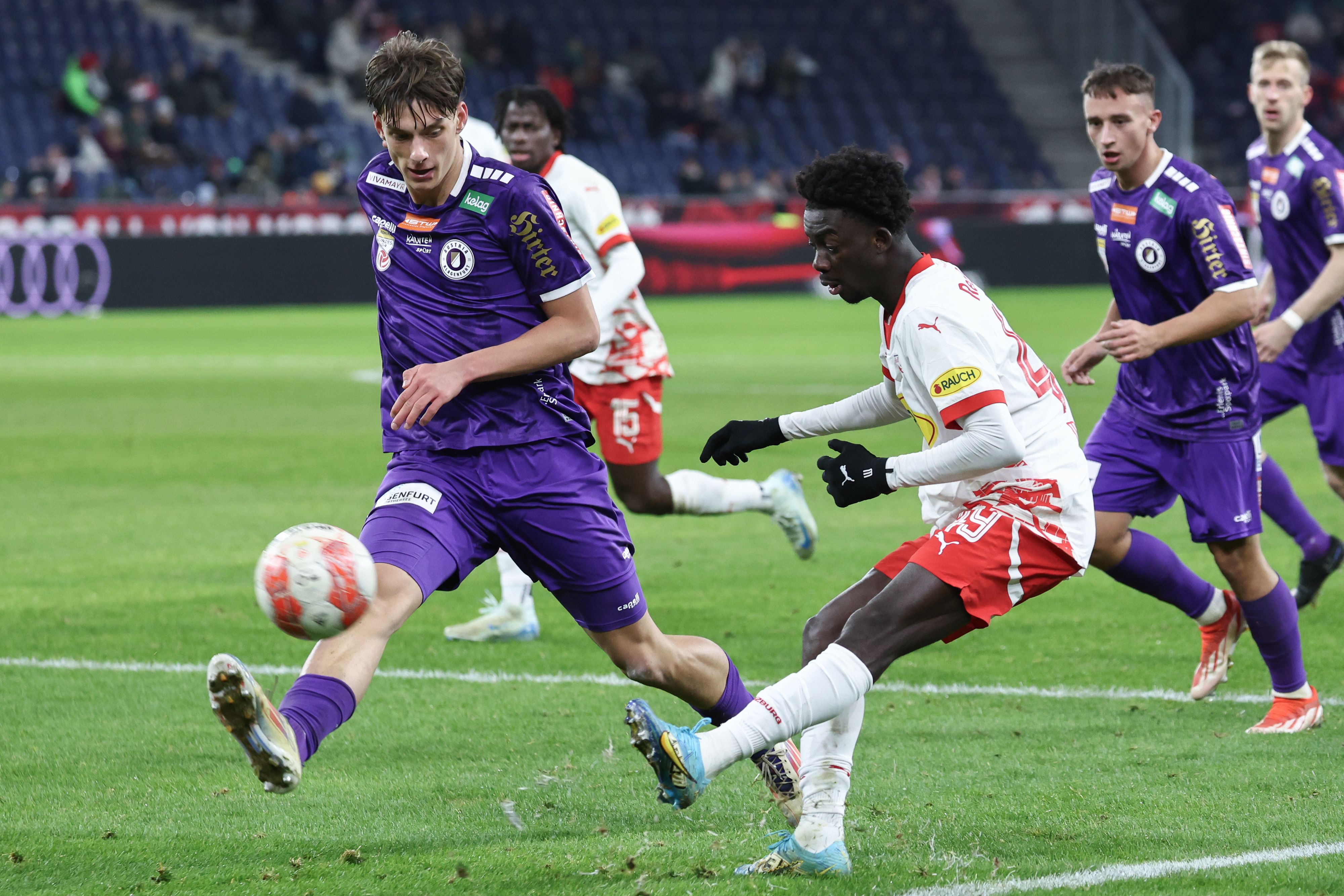 Salzburg schlägt Klagenfurt zum Jahresabschluss.