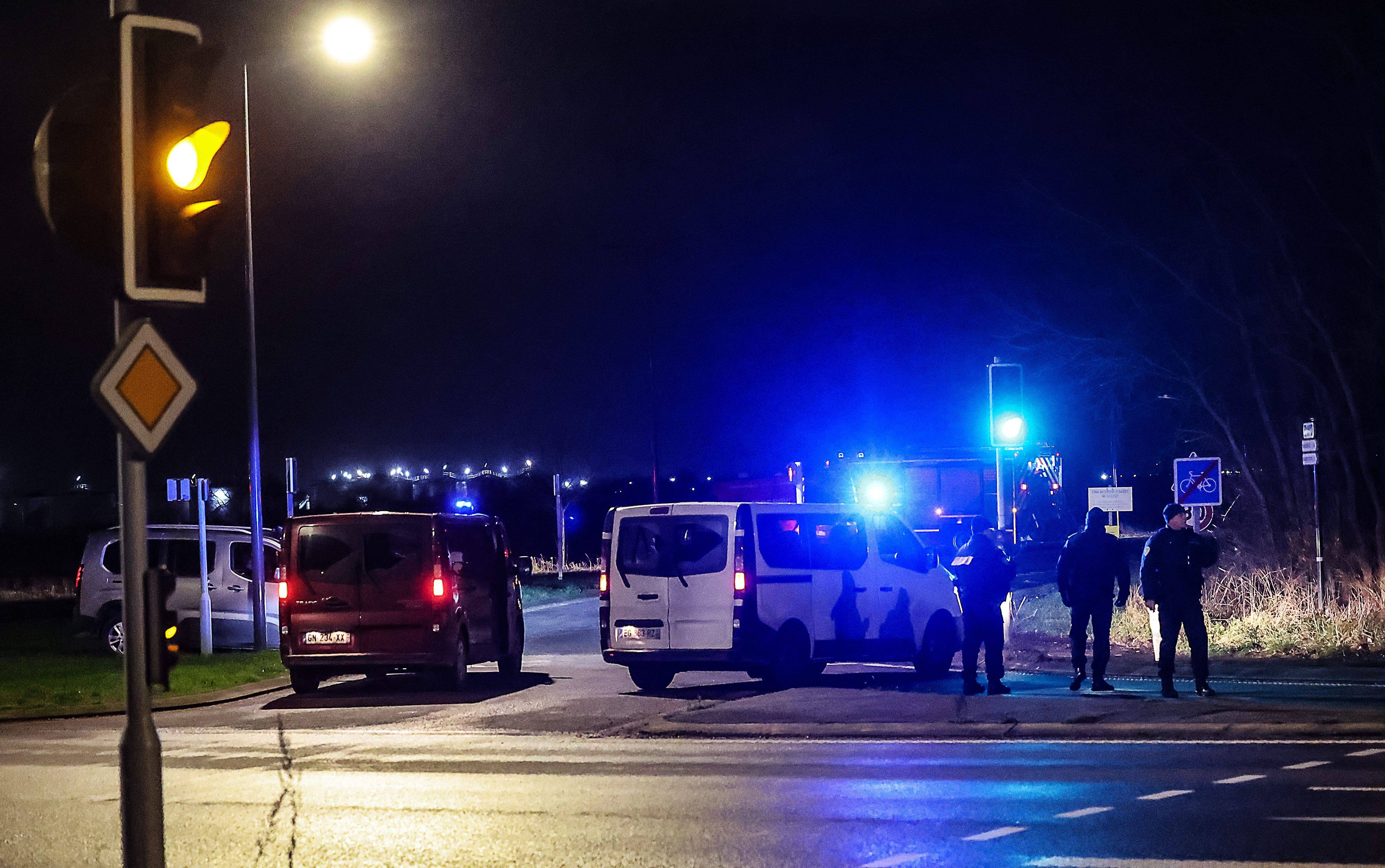 Bei einem Amoklauf im französischen Dunkirk sollen in einem Flüchtlingslager 5 Menschen getötet worden sein.