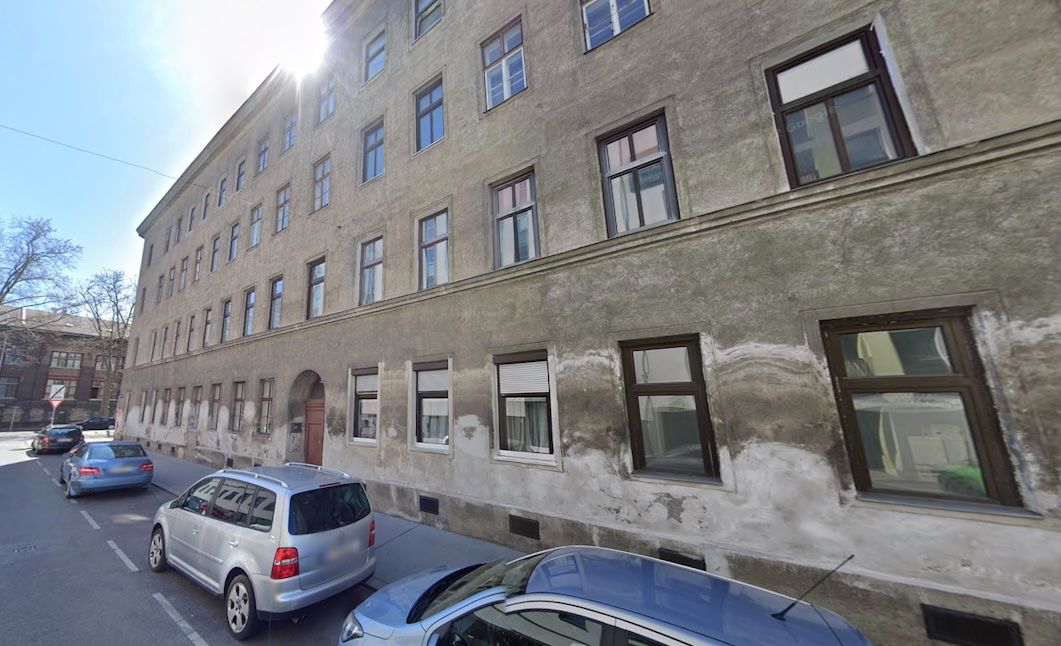 Das Gebäude in der Salzachstraße 46 steht unter Zwangsverwaltung.