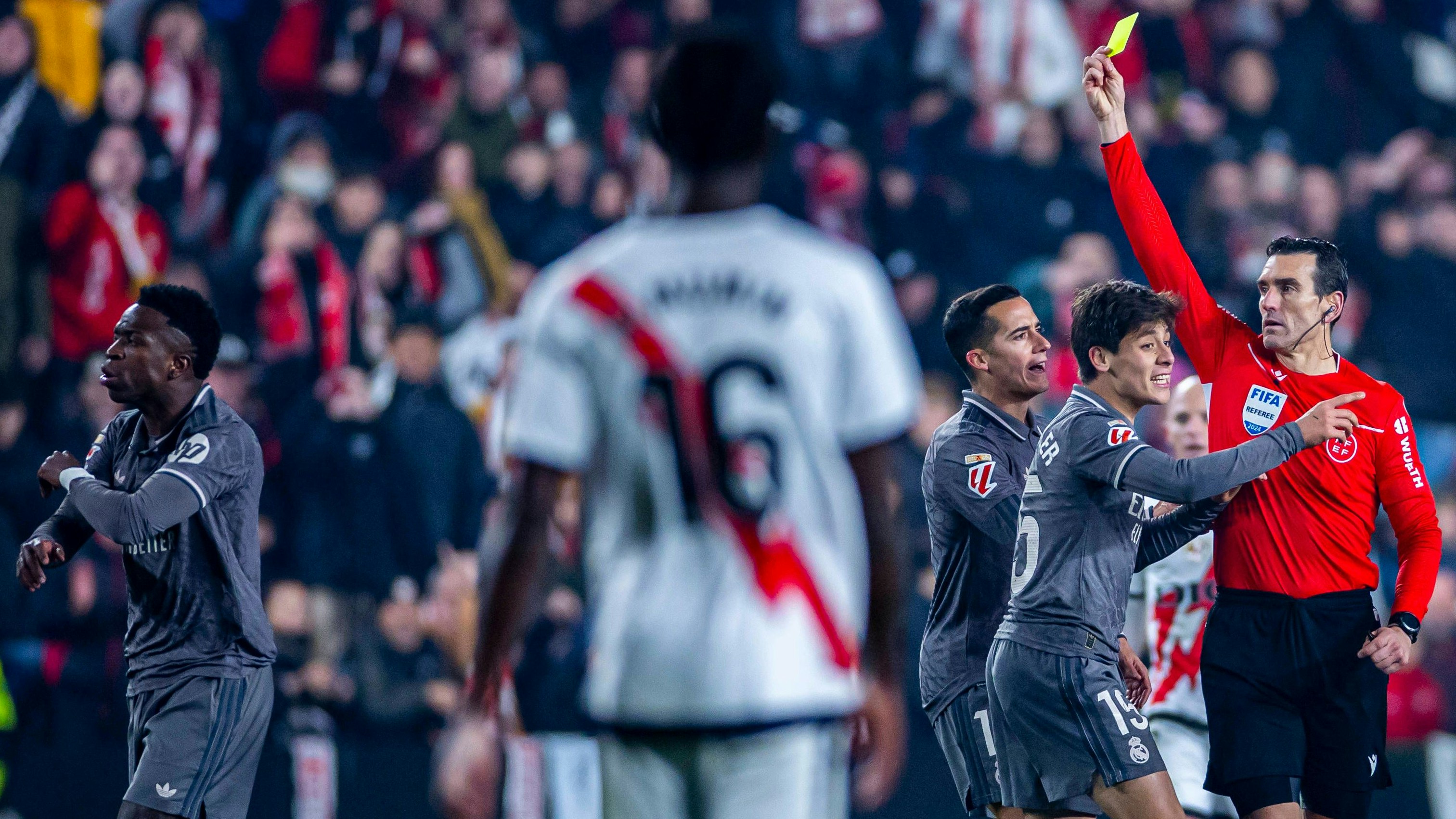 Heute.at - Real schimpft nach 3:3 auf Homepage über Schiri-Fehler