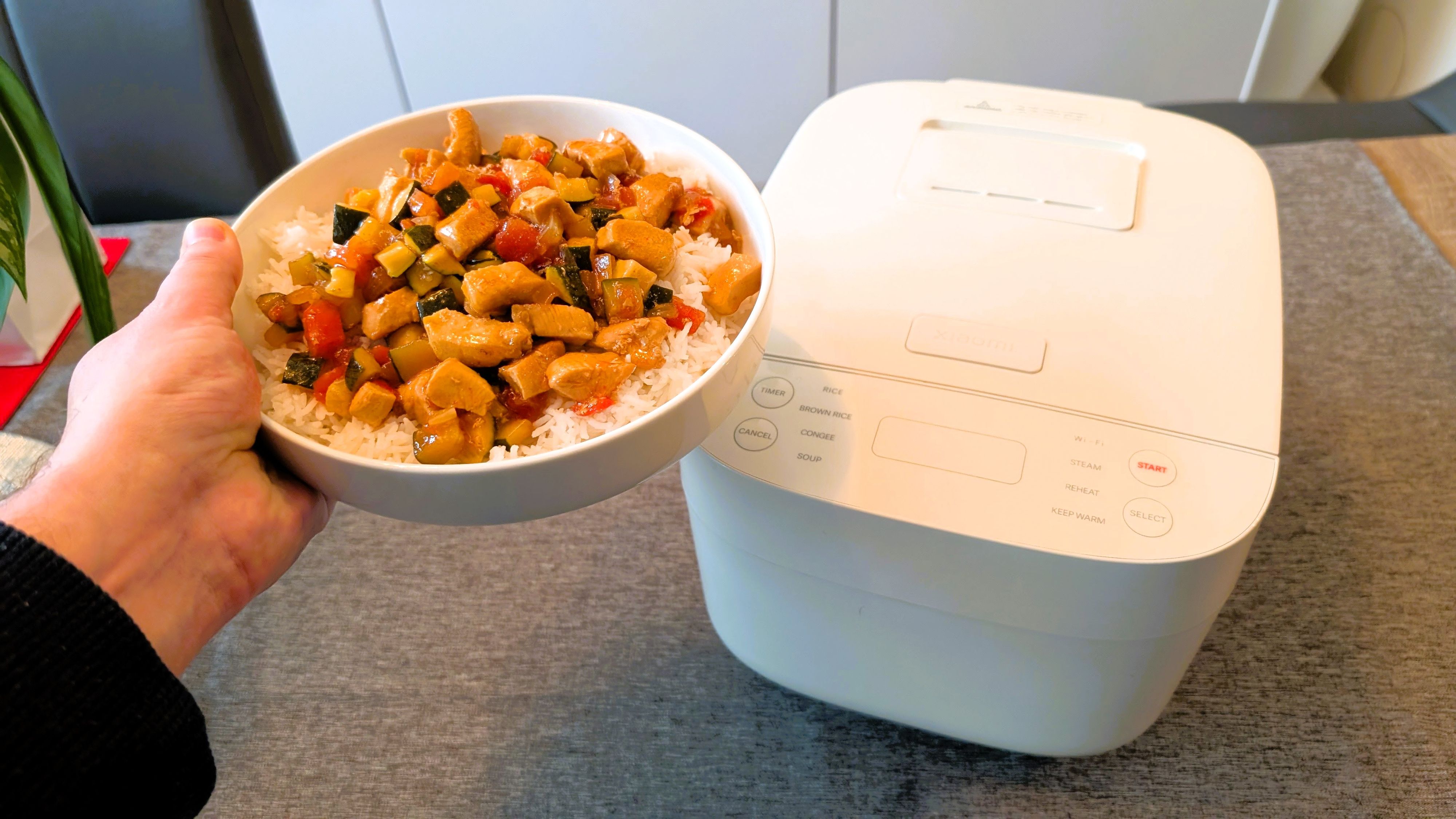 Xiaomis smarter Reiskocher kann viel, viel mehr als einfach nur guten Reis zu kochen.