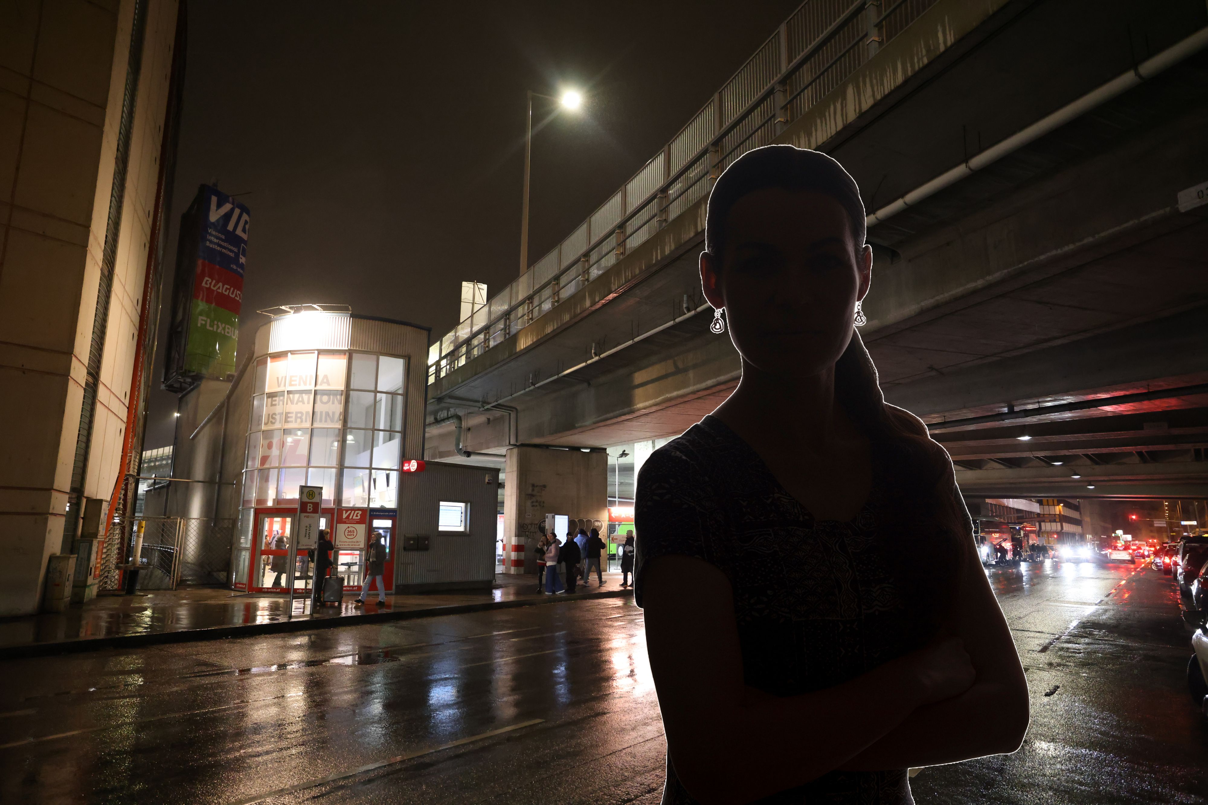 Dunkel und unheimlich – Eine Studentin (26) schildert ihre beklemmende Erfahrung am Busterminal Erdberg bei Nacht: 