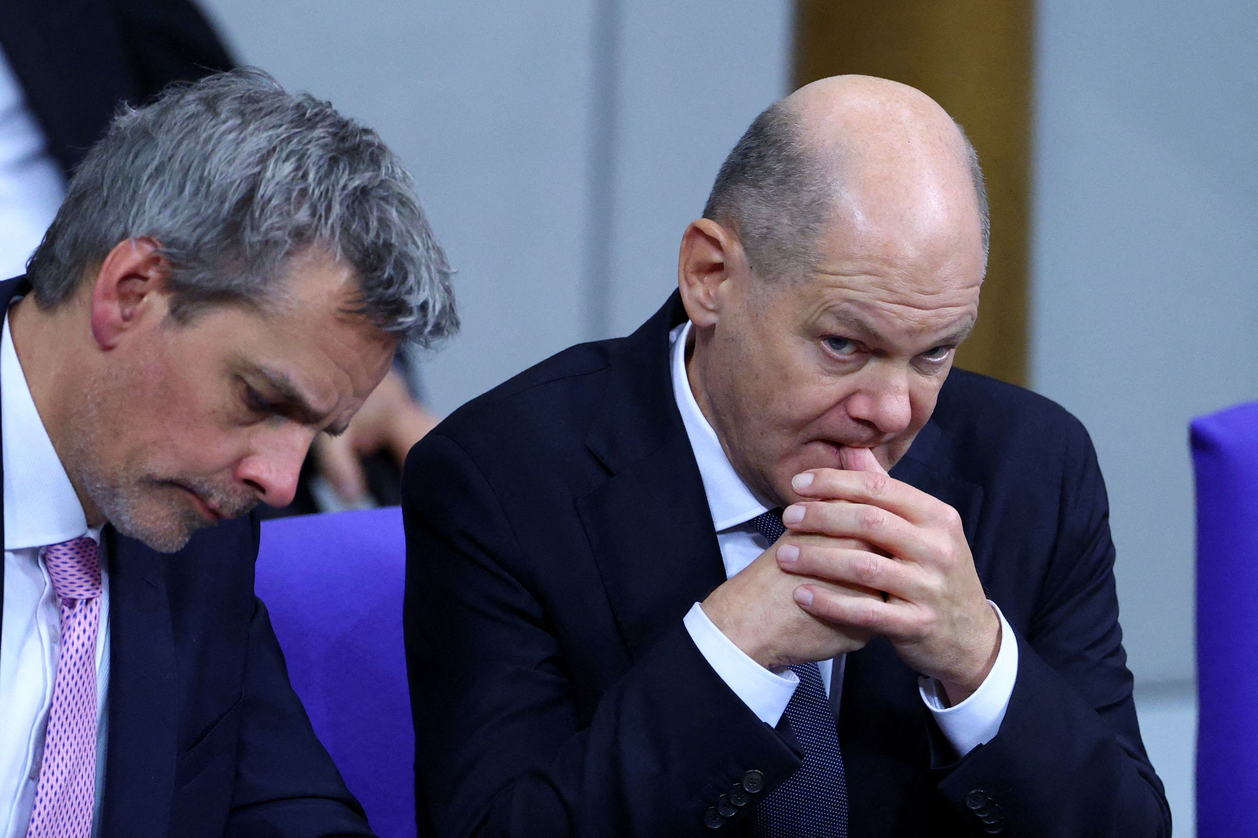 Bundeskanzler Olaf Scholz hat die Vertrauensfrage im Bundestag gestellt und verloren.