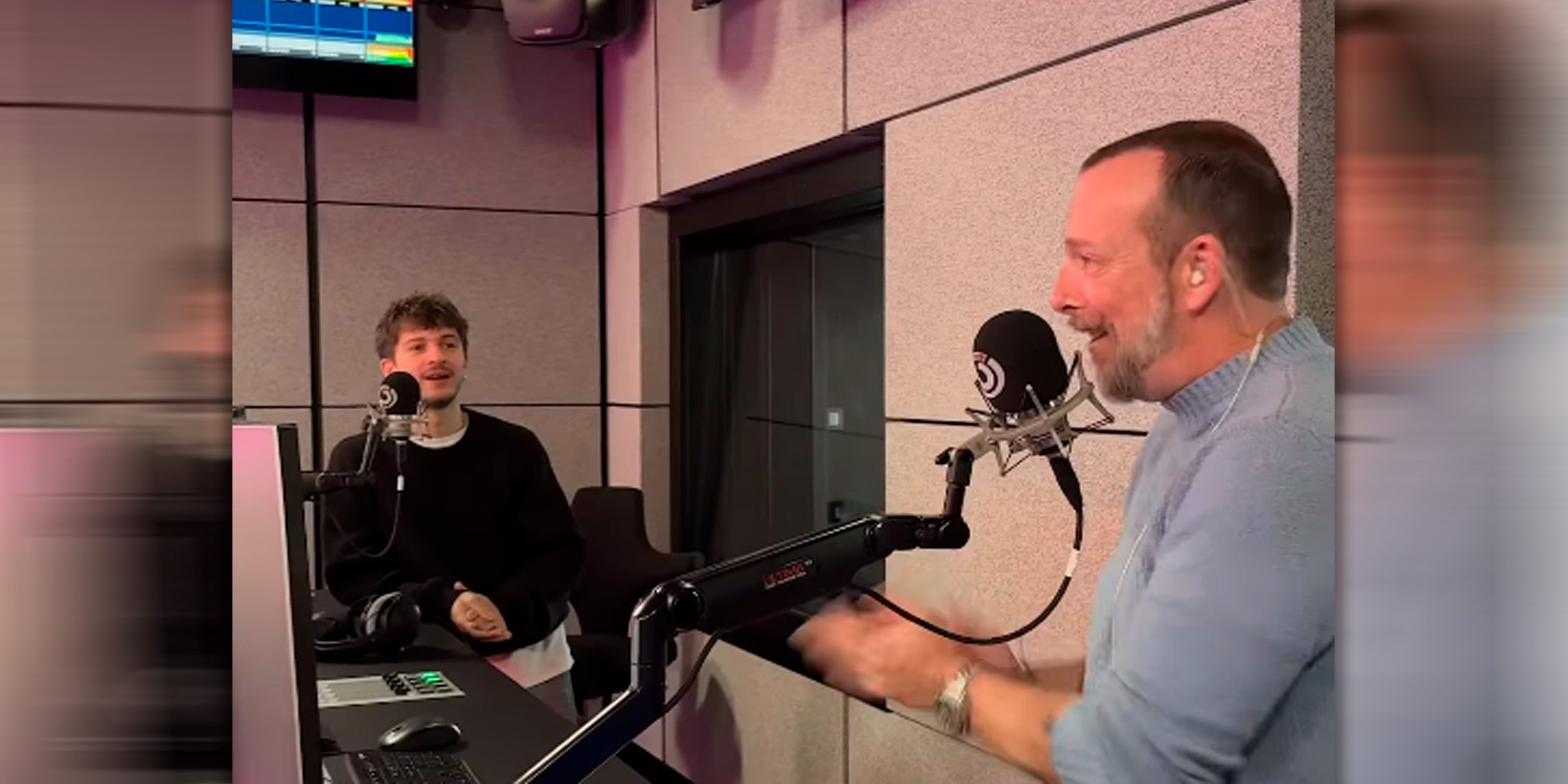 Robert Kratky will von Rian wissen, wer denn im Song gemeint ist.