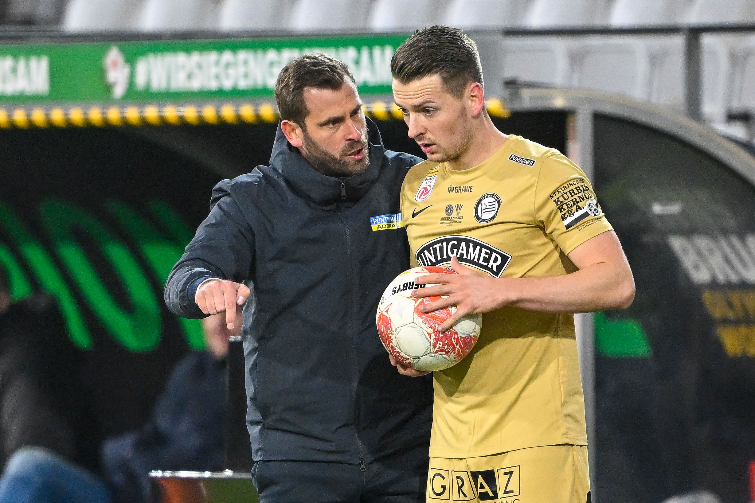 Säumel mit Sturm-Profi Lavalee.