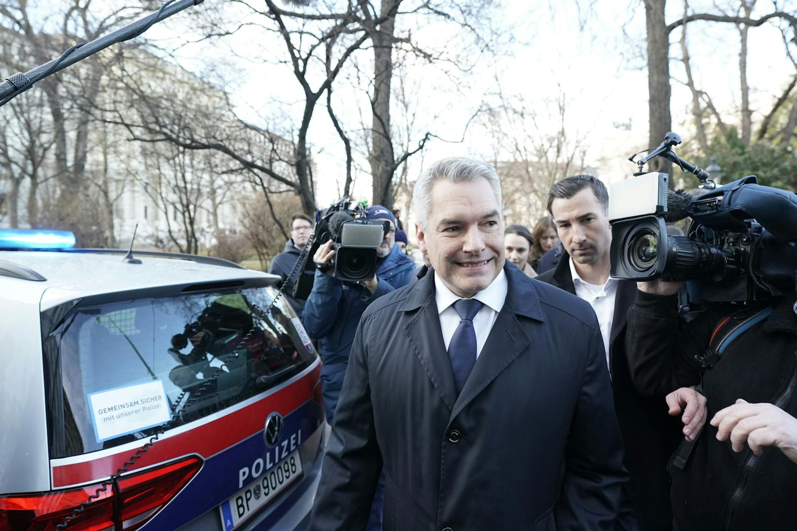 ÖVP-Chef Karl Nehammer vor Start der Ampel-Verhandlungen in der großen Runde.