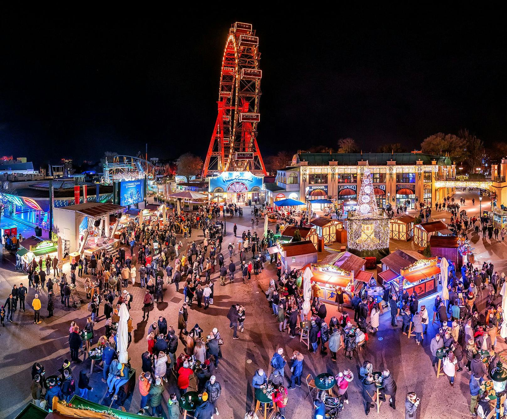 Am Wintermarkt am Riesenradplatz herrscht reges Treiben.