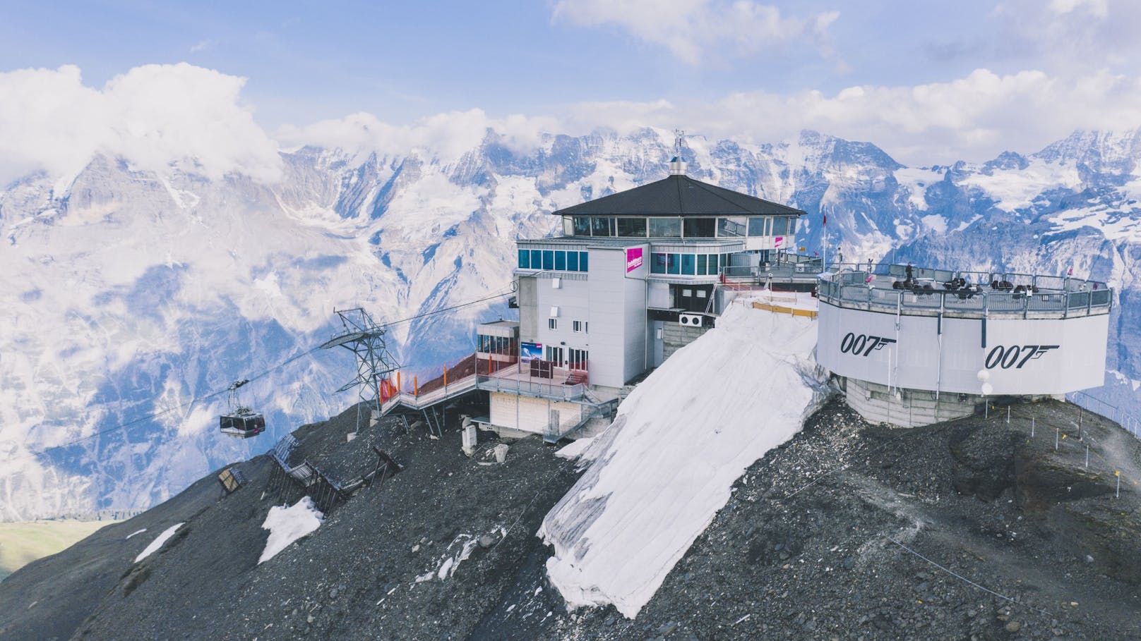 Das Restaurant Piz Gloria auf dem Schilthorn.