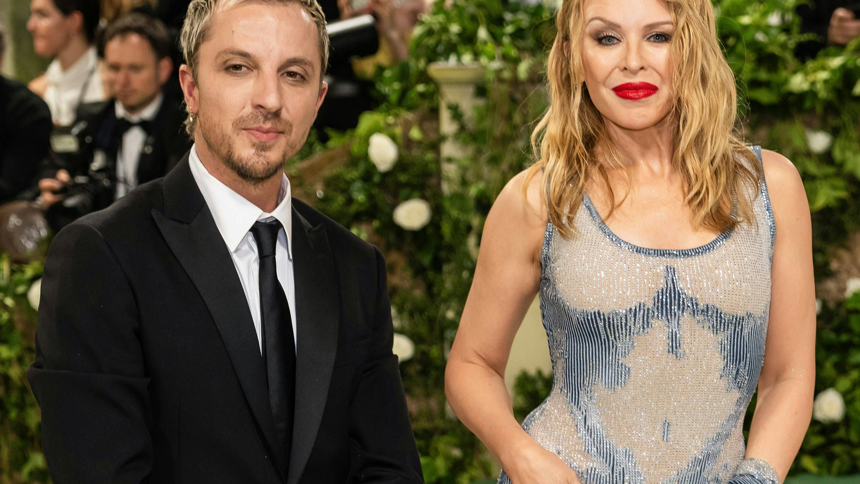 Glenn Martens hat mit seinen Kollektionen für Diesel die Marke neu definiert. 2025 wird er bei H&M seine Ideen beisteuern.