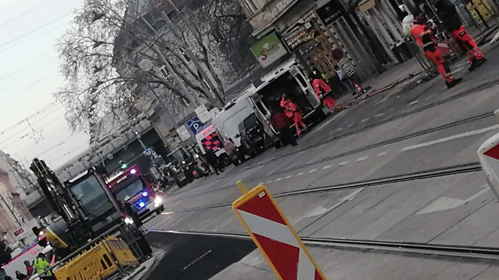 Feuerwehr, Rettung und Polizei waren vor Ort.