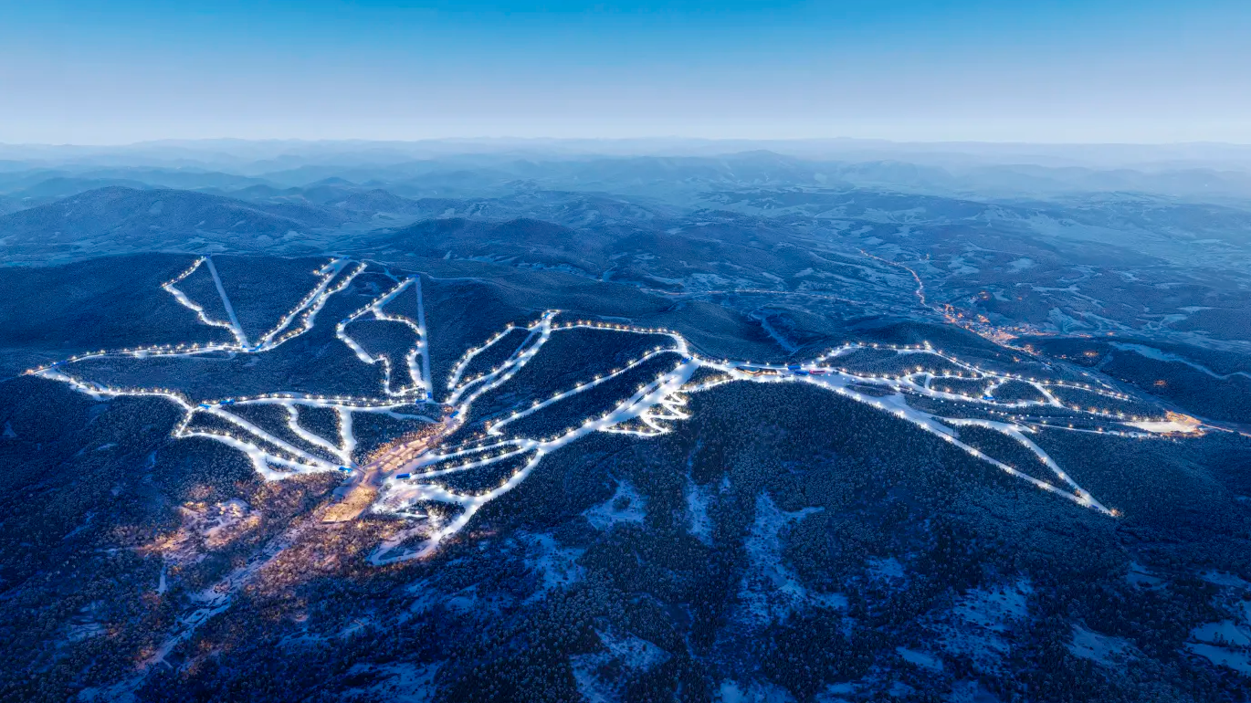 Das Luxus-Skigebiet Goro Mountain Resort sorgt aufgrund gezielt gestreuter Fake News der russischen Propaganda für Empörung