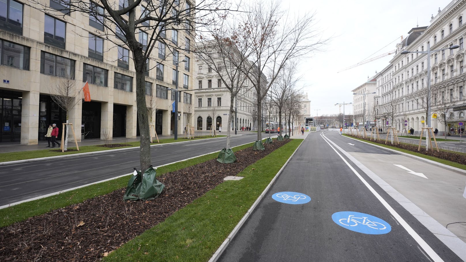 Die Universitätsstraße ist eröffnet.