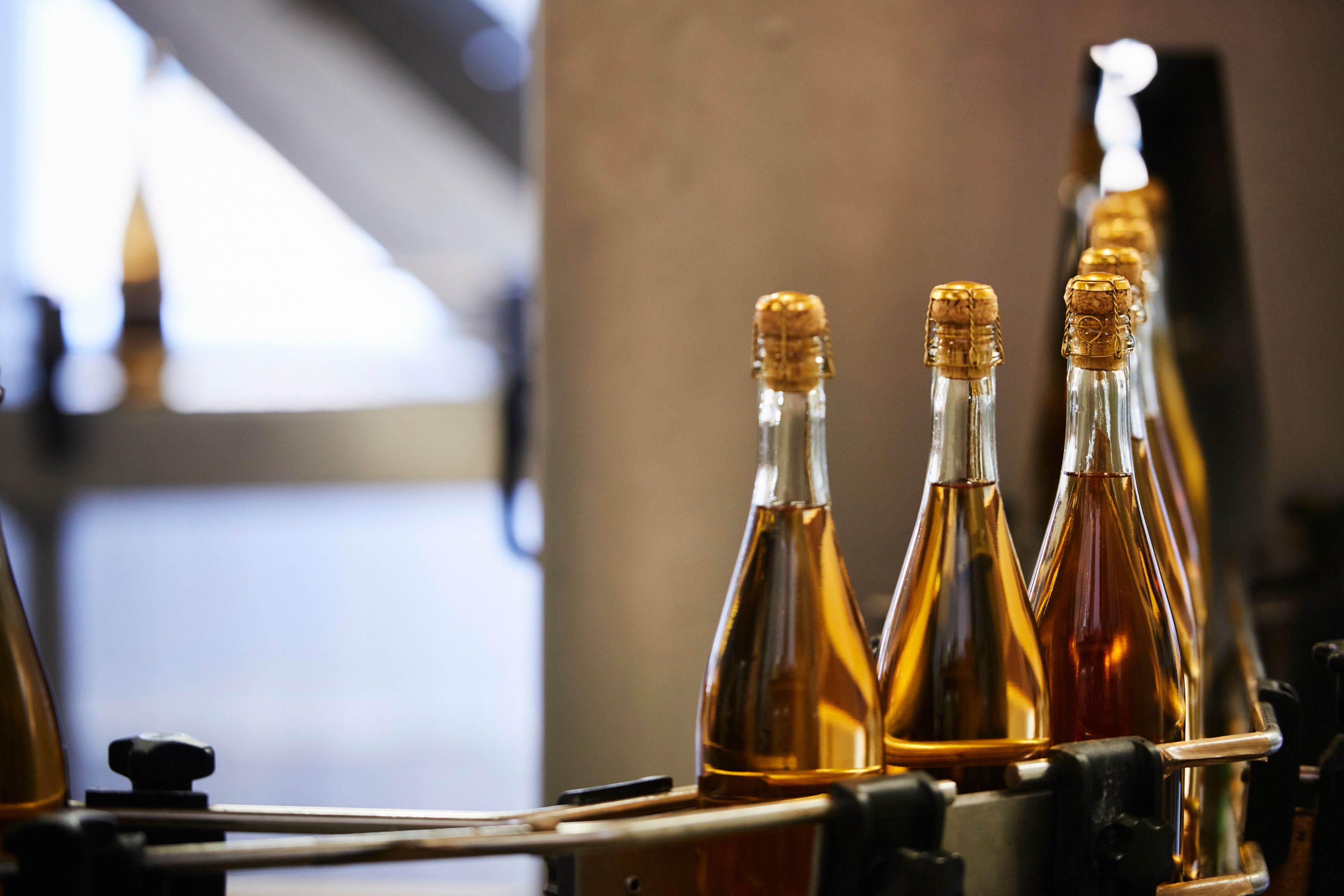 A-Nobis Sekt wird exklusiv für Privatkunden, Gastronomie und Fachhandel angeboten.