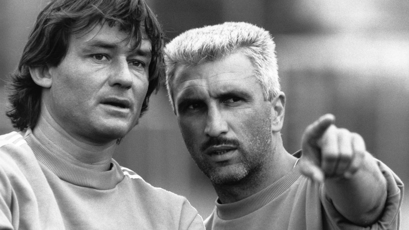 <strong>Juni 1989:</strong> Didi Constantini (l.) und Hans Krankl als damals neues Trainer-Duo von Rapid Wien.