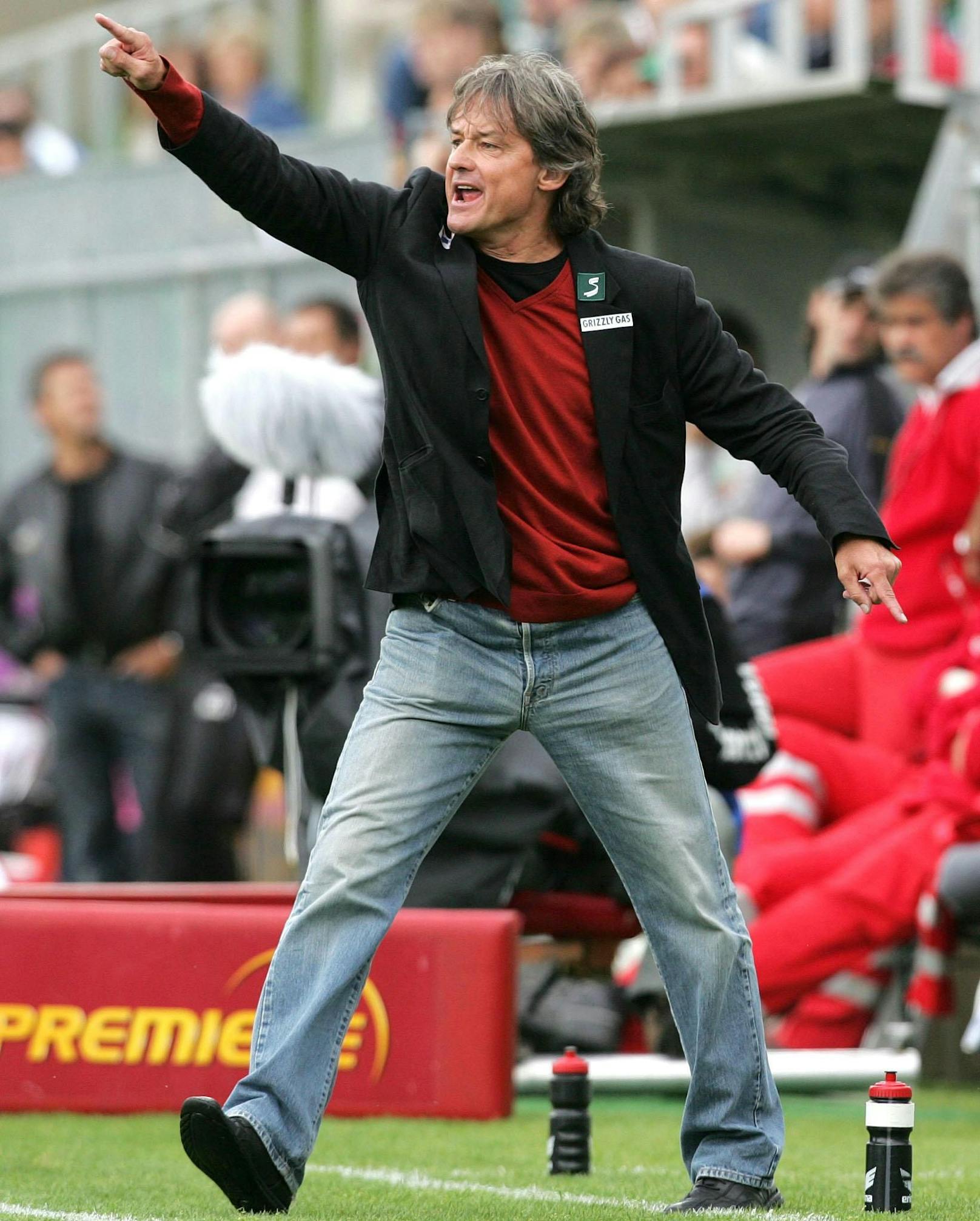 <strong>6. Mai 2007:</strong> Superfund-Trainer Dietmar Constantini während dem Bundesligamatch SV Mattersburg vs. FC Superfund in Mattersburg.