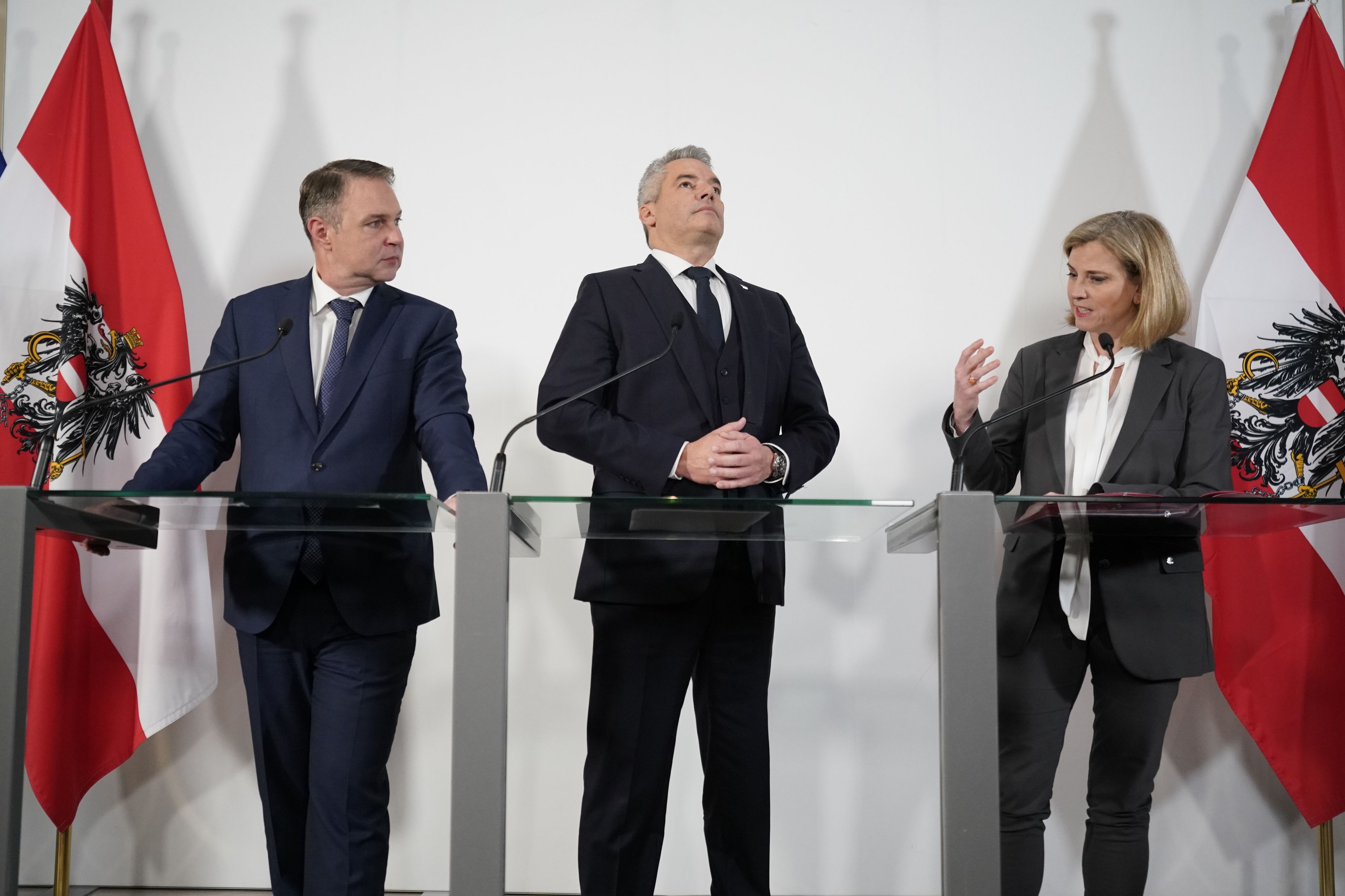 Die NEOS seien bei neuerlichen Verhandlungen zwischen ÖVP und SPÖ 