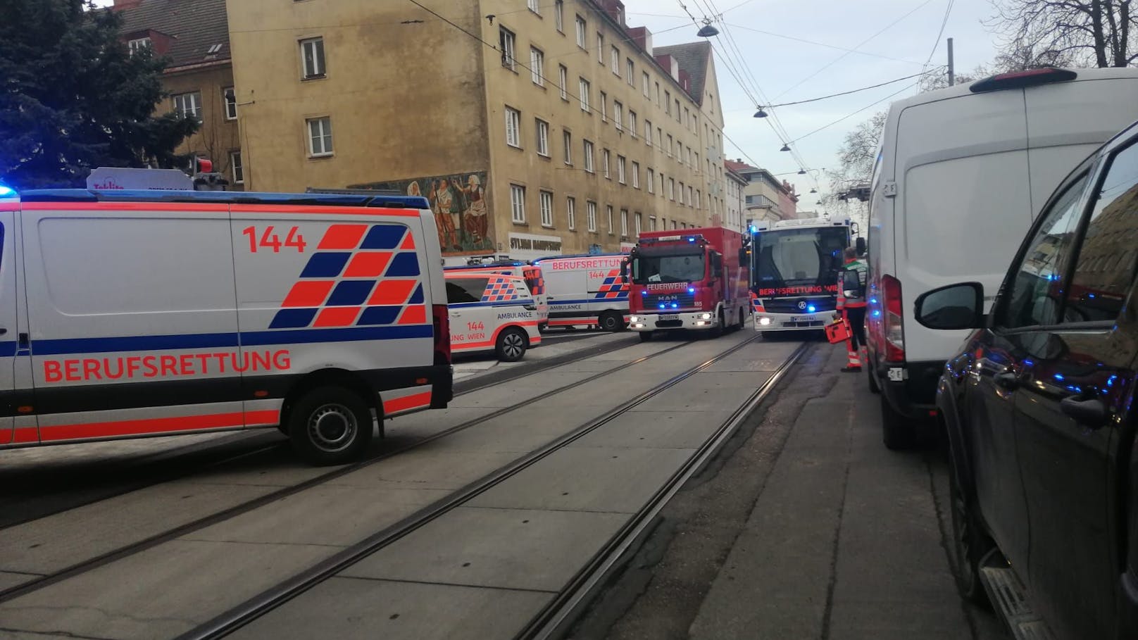 Feuerwehr, Rettung und Polizei waren vor Ort.